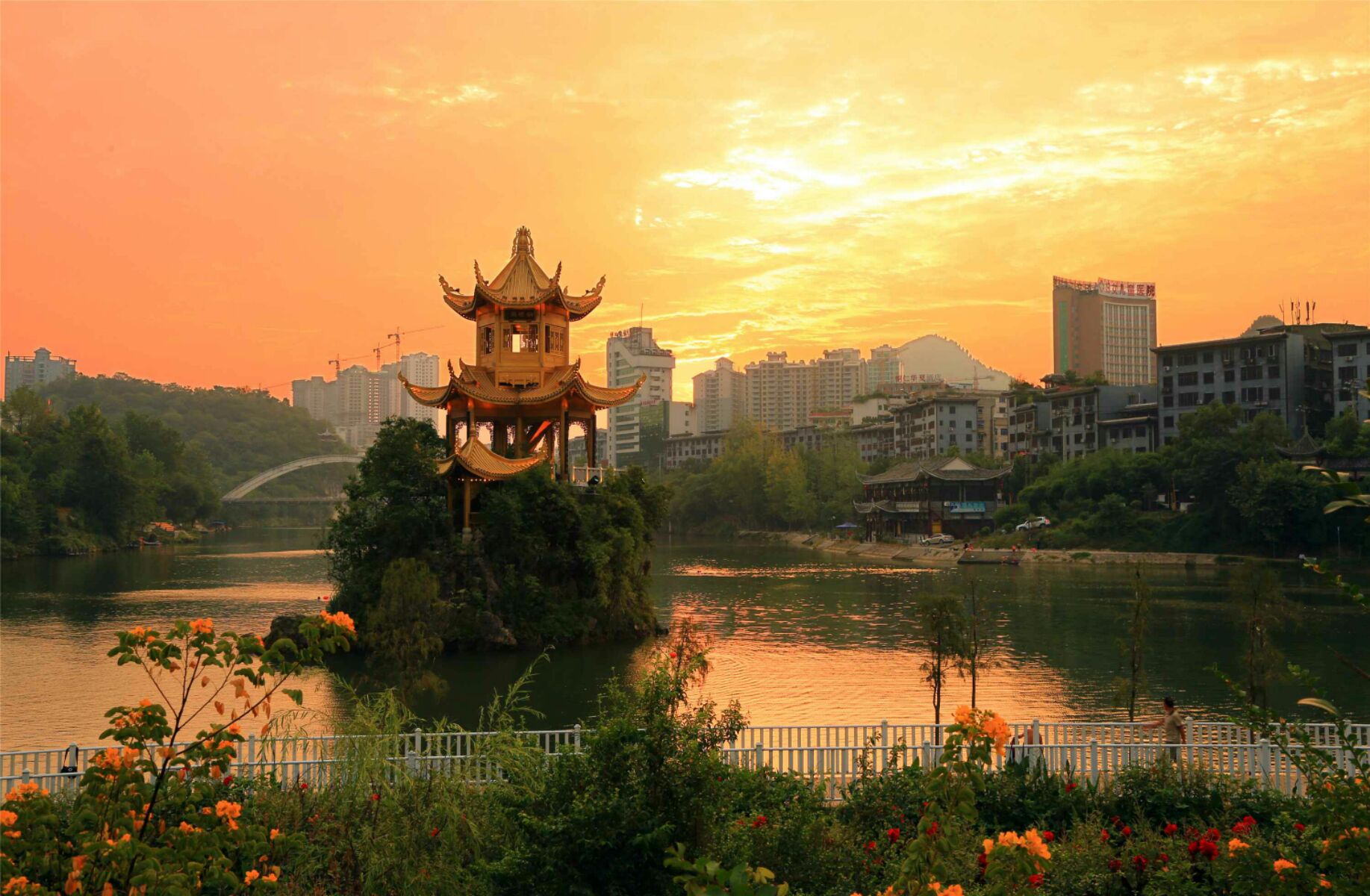 铜仁锦江河畔冬秋美色