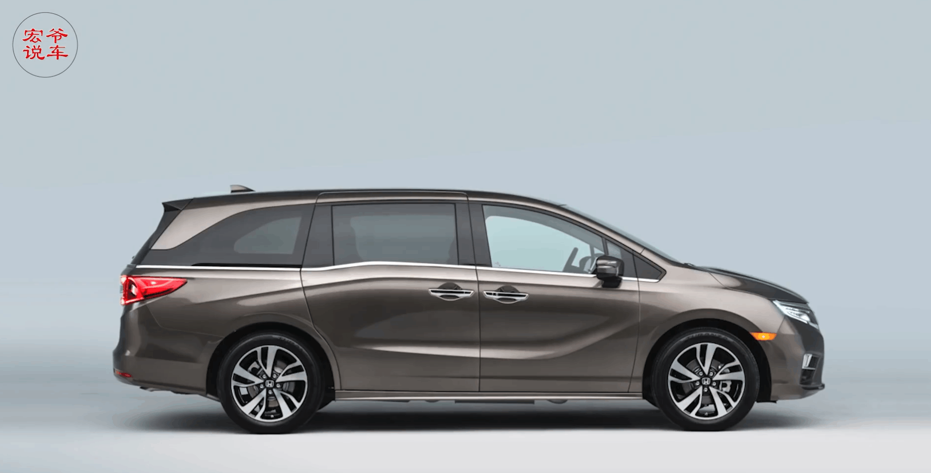 mpv领域来一新款! 空间比奥德赛大, 全车进口带四驱才30万左右