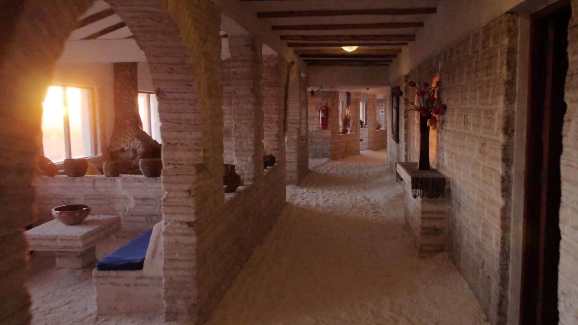 世界上唯一一个用盐造的酒店:住一晚750,禁止舔墙|玻利维亚|酒店|盐砖