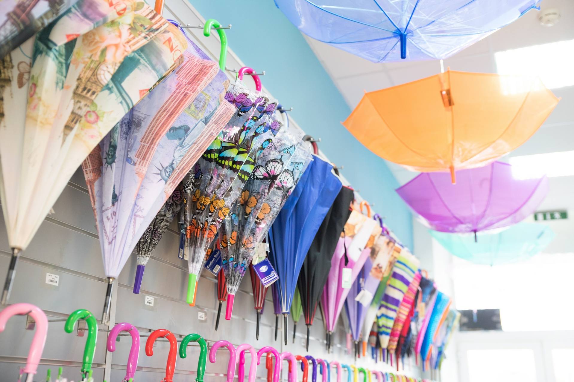 海外华商传记:卖雨伞的老板卖出了情怀,要筹建一座伞文化博物馆