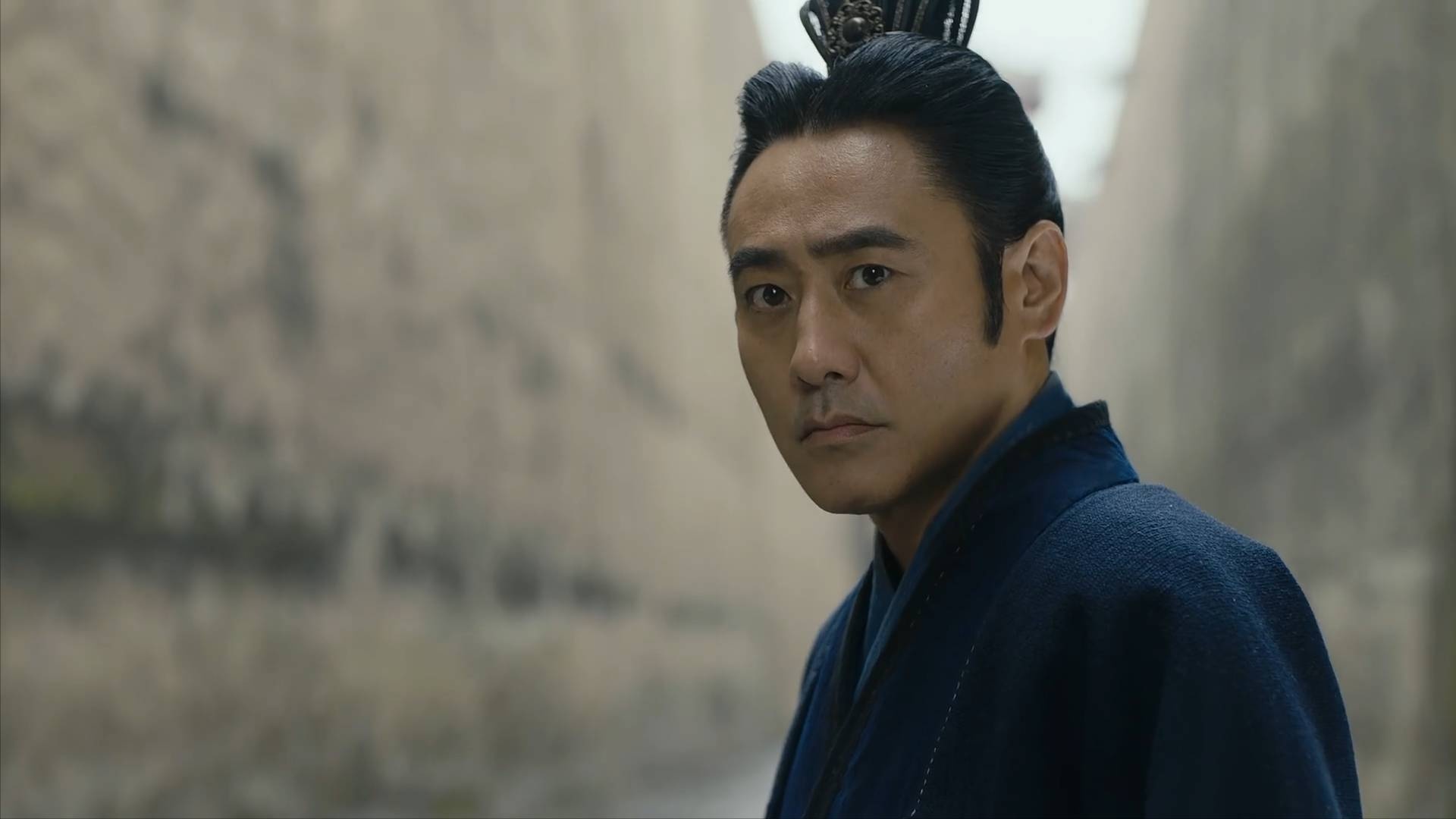 第一部讲述的是司马懿从拒绝出仕到辅佐曹丕登基,重心都在司马懿的