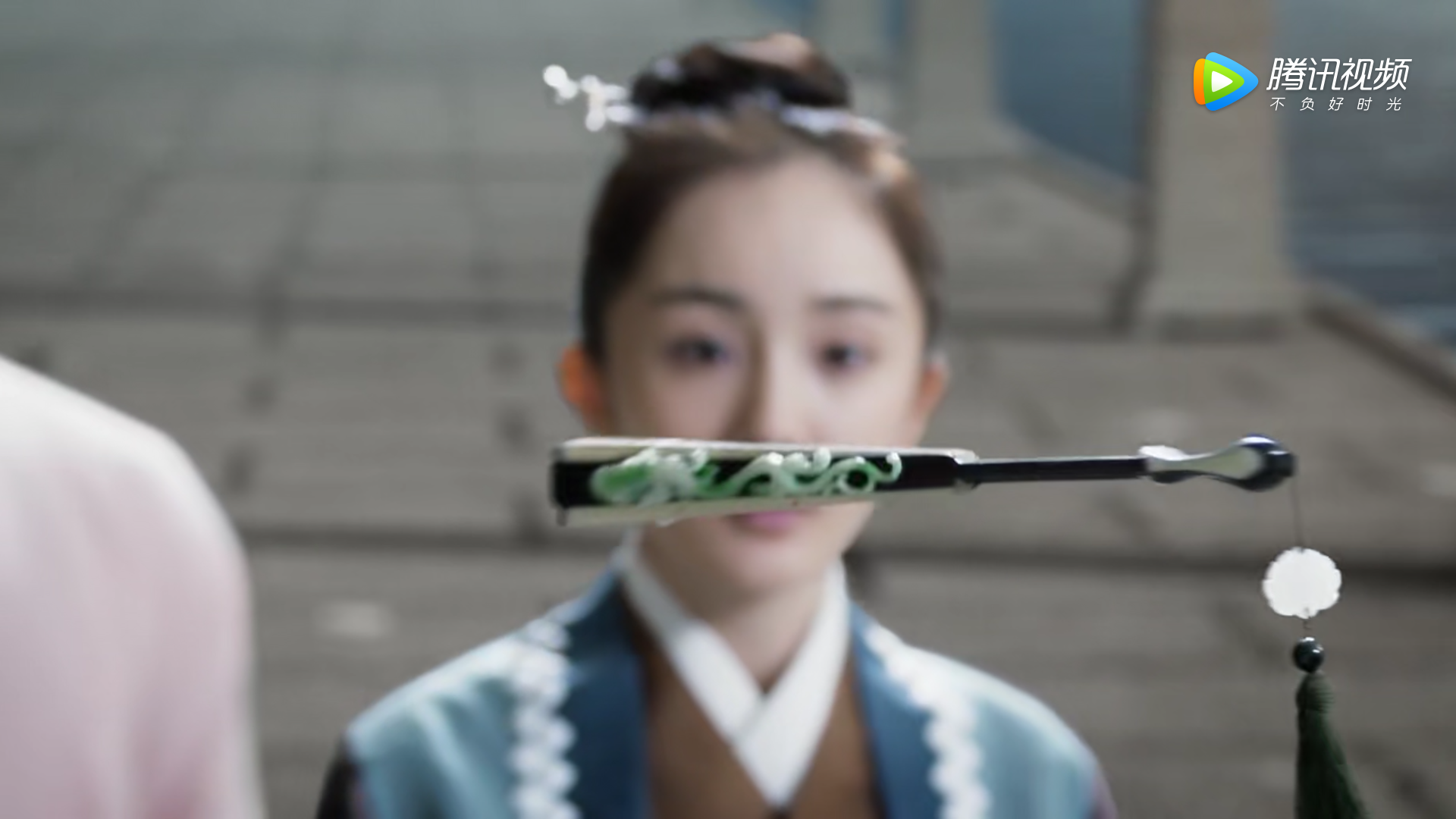 《三生三世》白浅用玉清昆仑扇只为换一床喜被,夜华的媳妇真特别