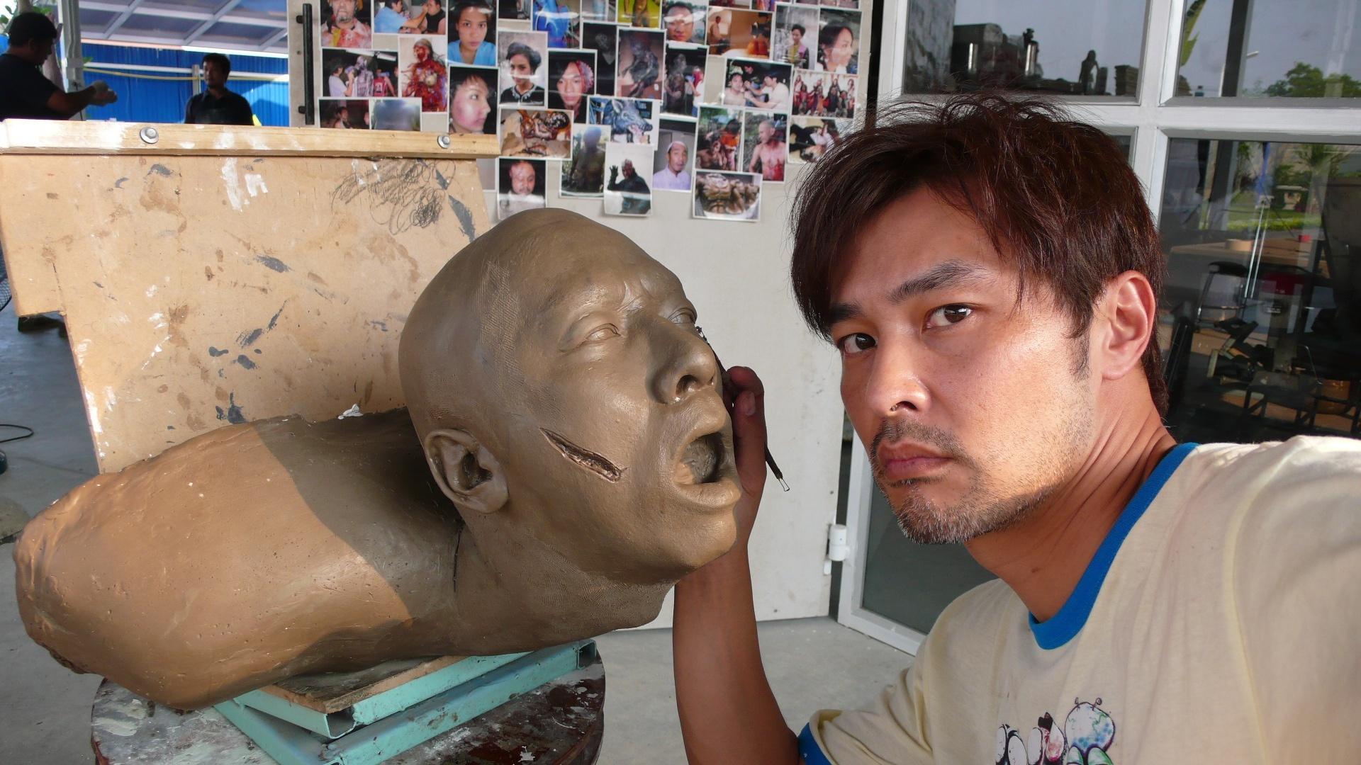 连凯微博爆某流量巨星用替身张艺兴无辜躺枪究竟是谁呢