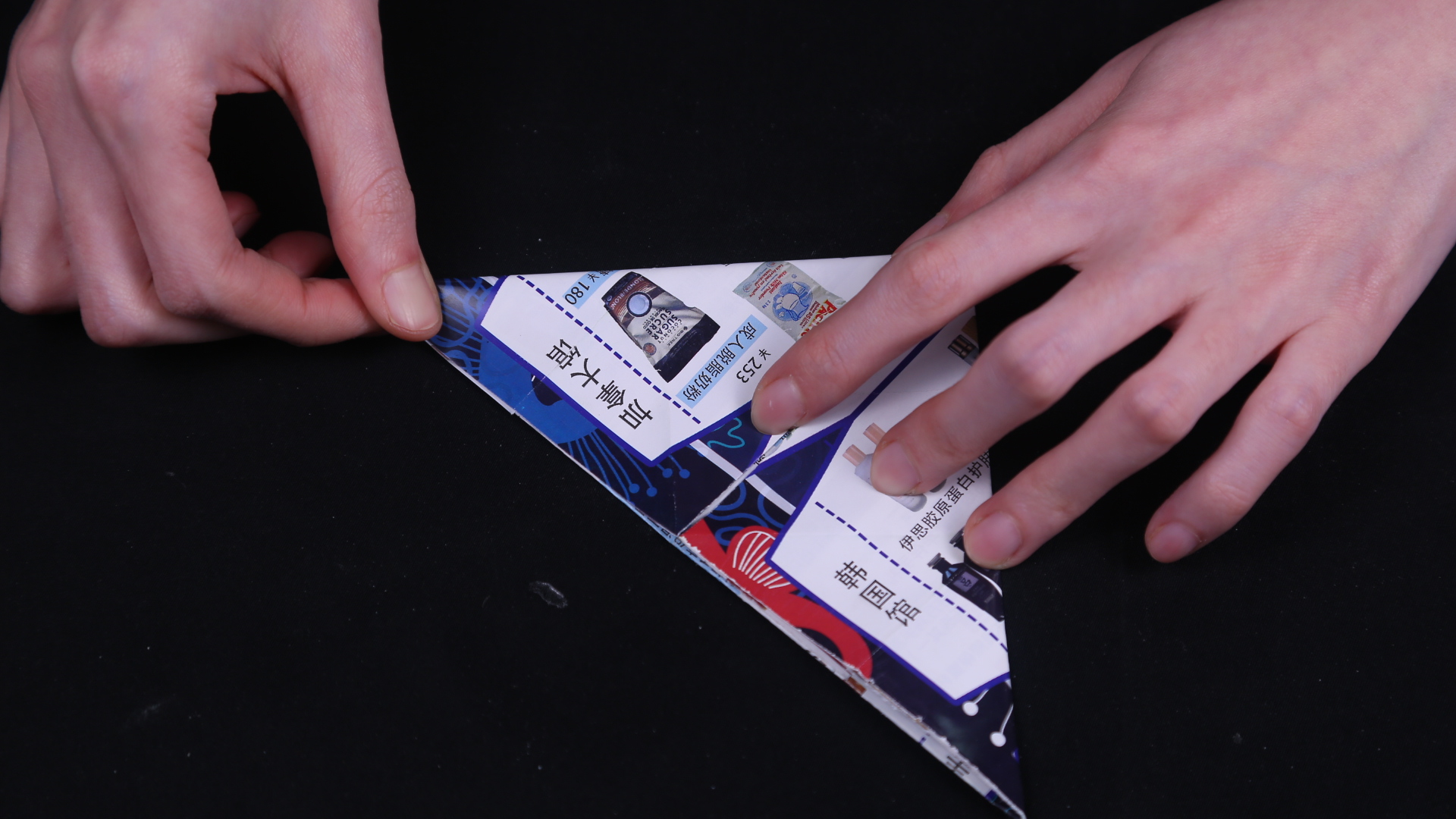 别把广告宣传单当垃圾,简单裁一刀折几下,变废为宝真好用