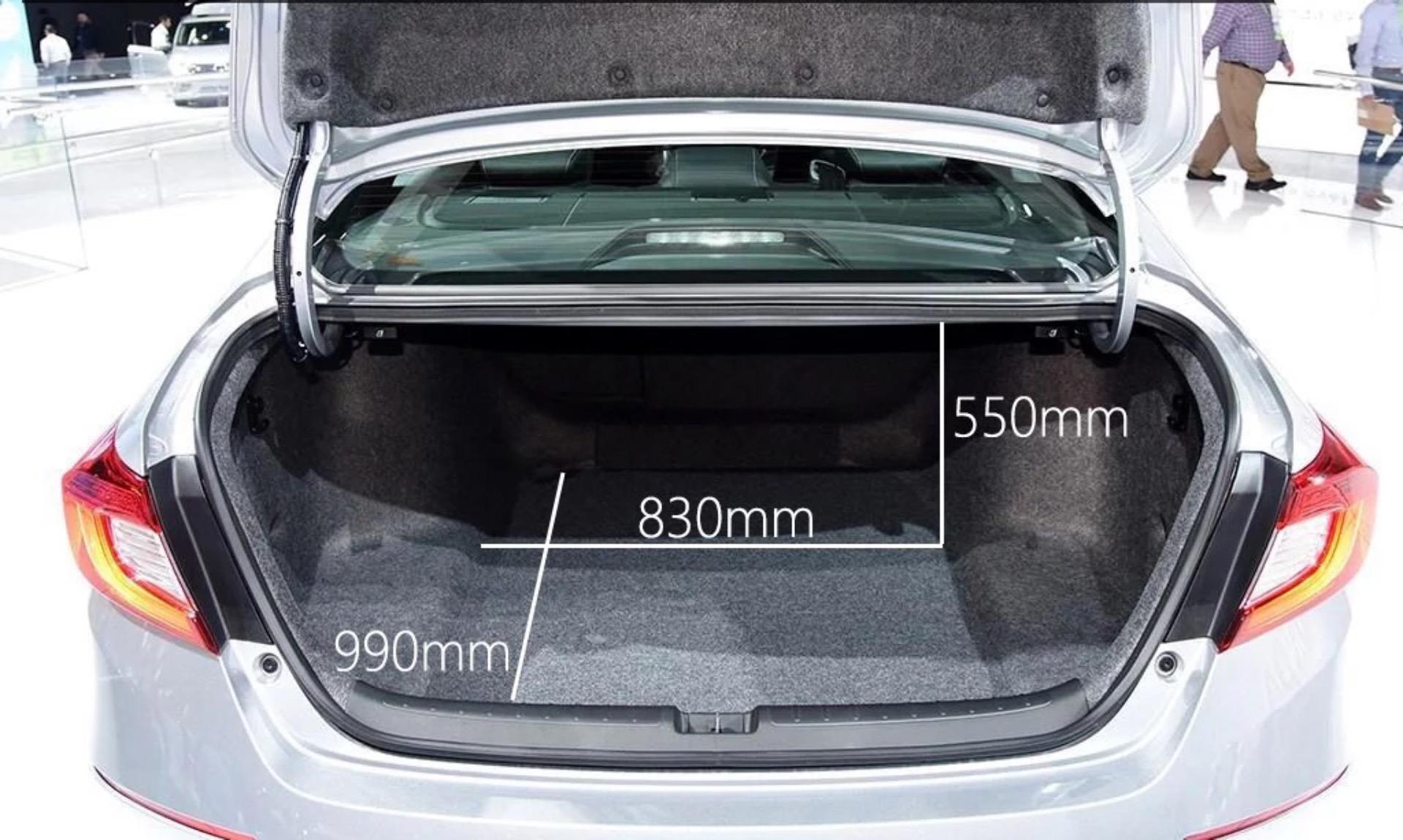 十代雅阁的后备箱容积比现款有所增加,增加了28l,和新款凯美瑞相比