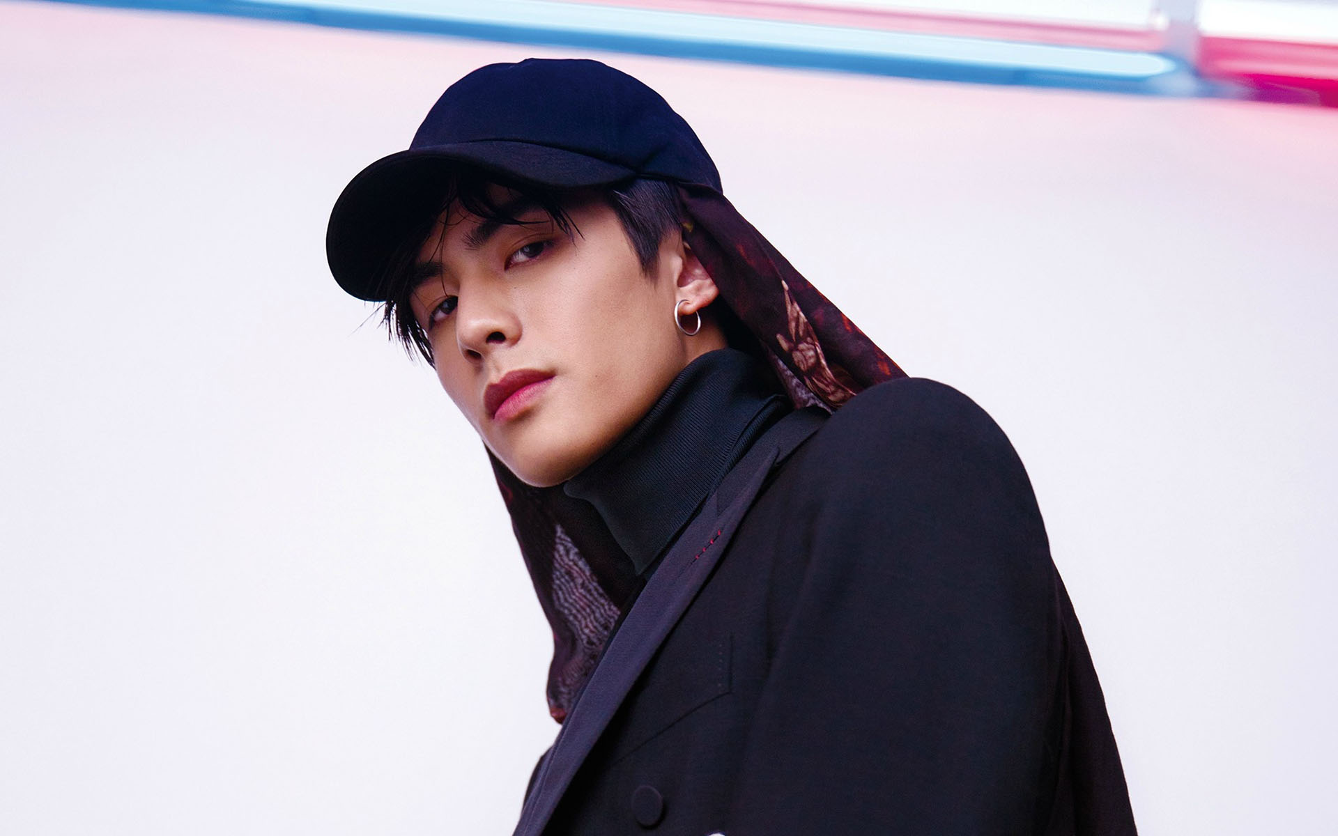 3,宋威龙 宋威龙五官立体,外形吸睛;颜值高身材好,能卖萌能扮酷.