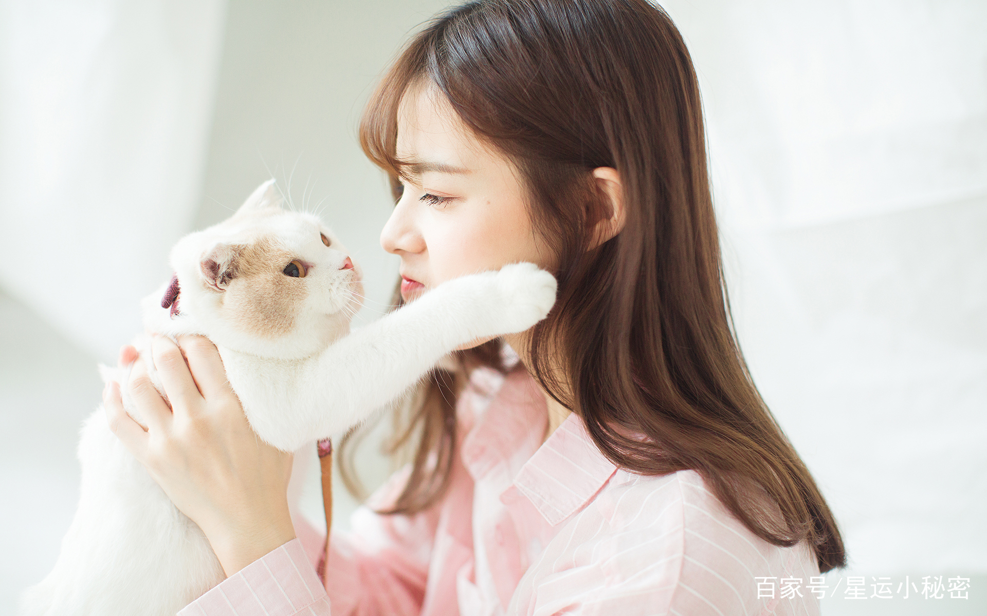 单纯天真,最容易被花言巧语欺骗的星座女!