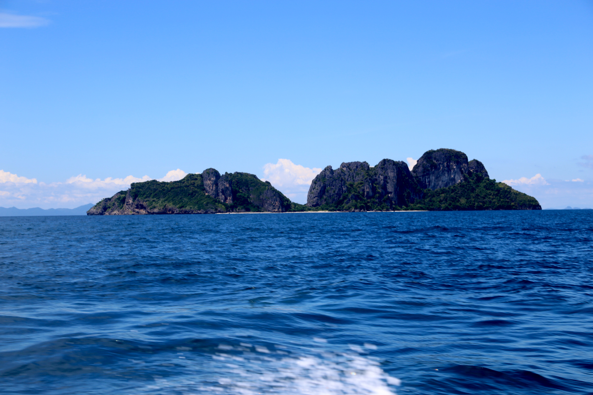 泰国旅游:赏自然风光还是选这个岛好