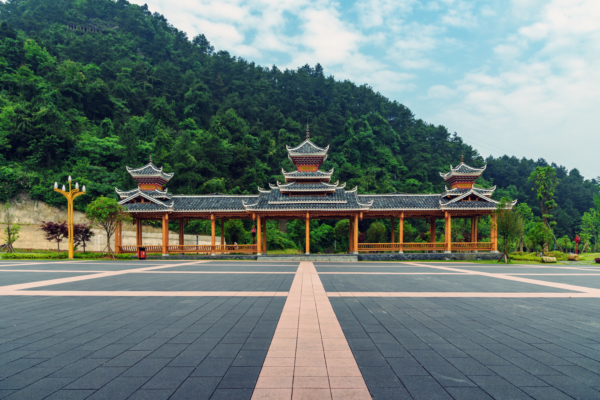 全世界最大的苗族村寨十年间旅游收入增加64倍