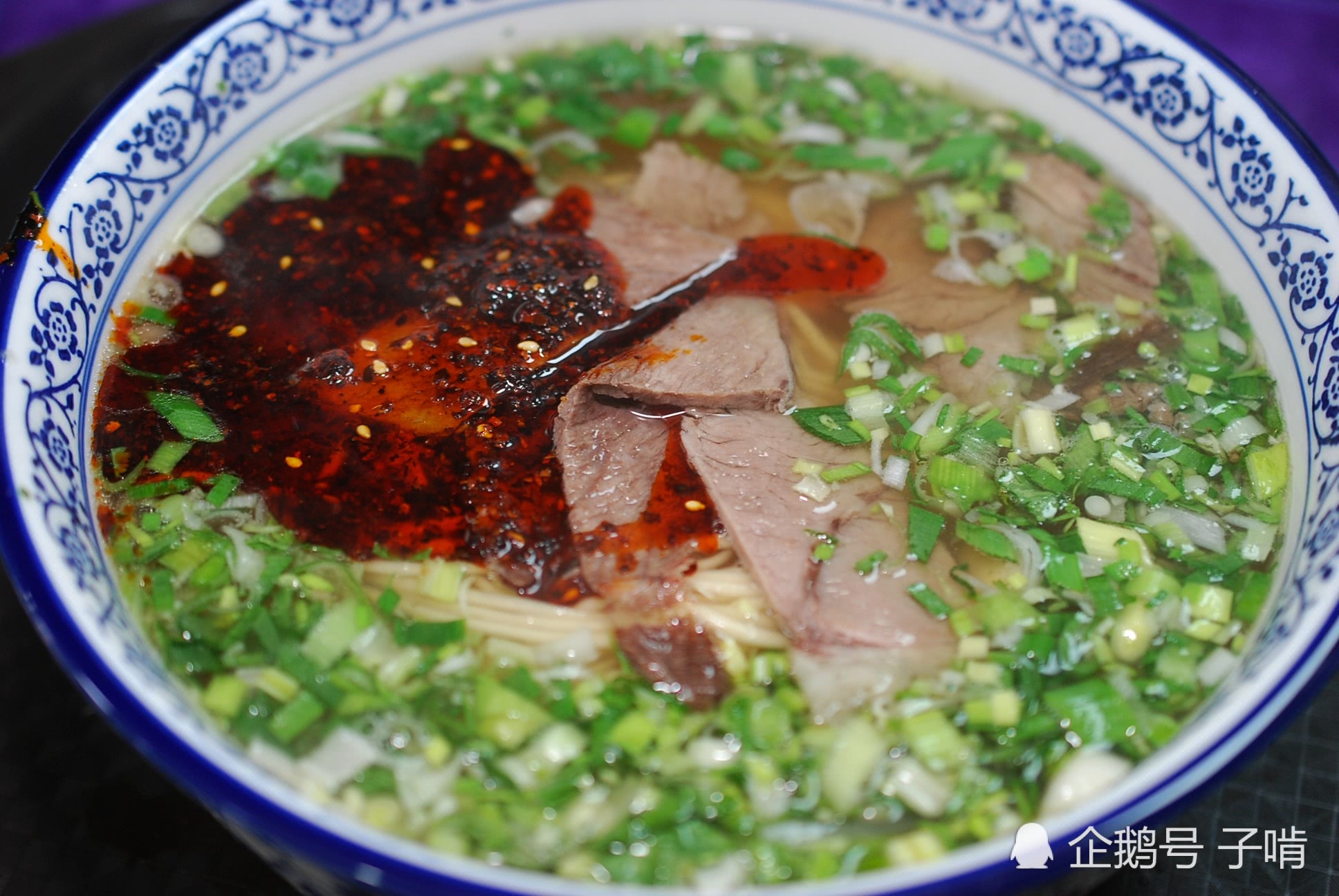 10元兰州牛肉面一定是假的 居然有五六片厚牛肉