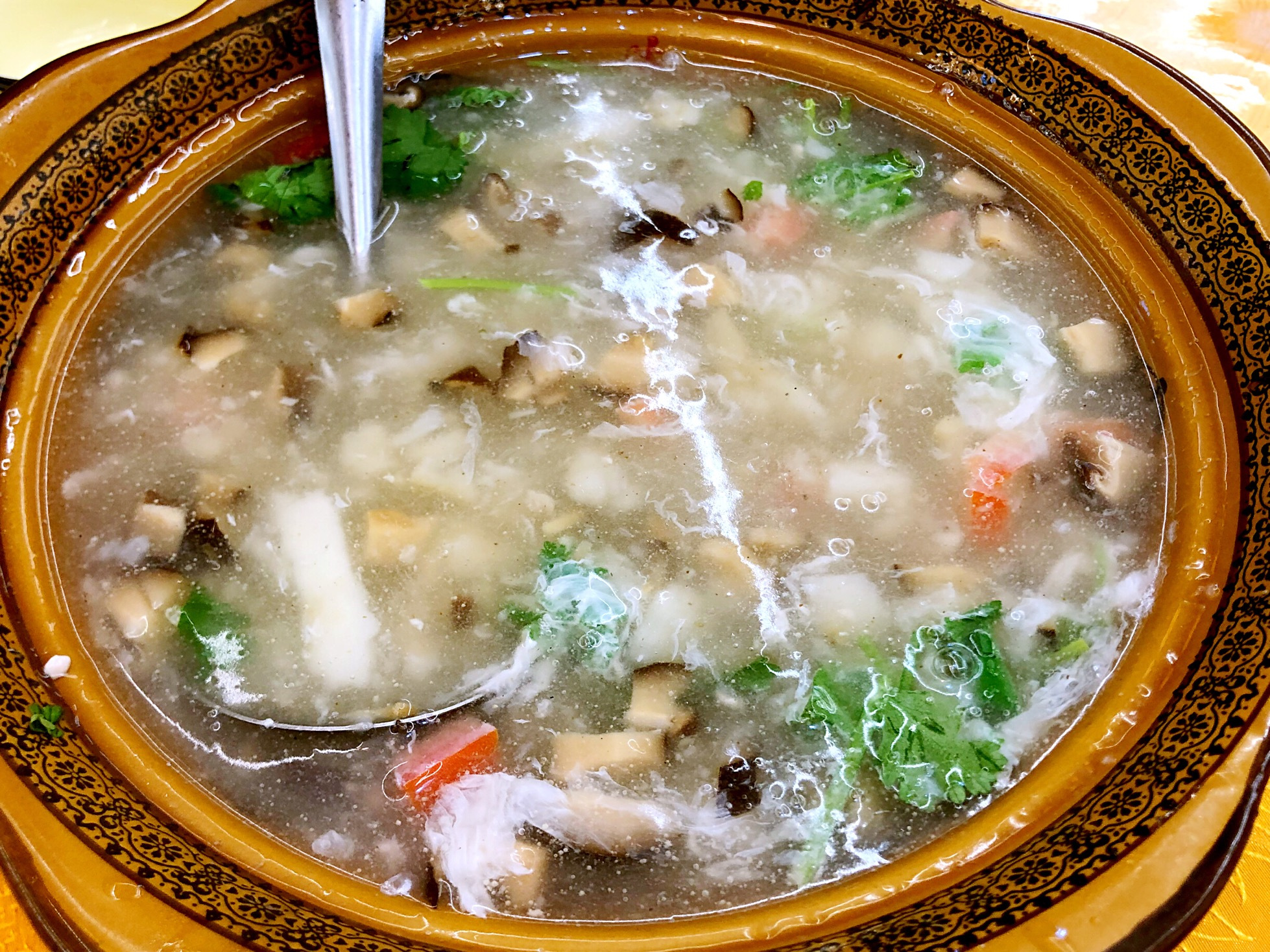 淮山肉羹汤老板特别热情,服务意识强,点完菜后马上赠送了几道凉菜,吃