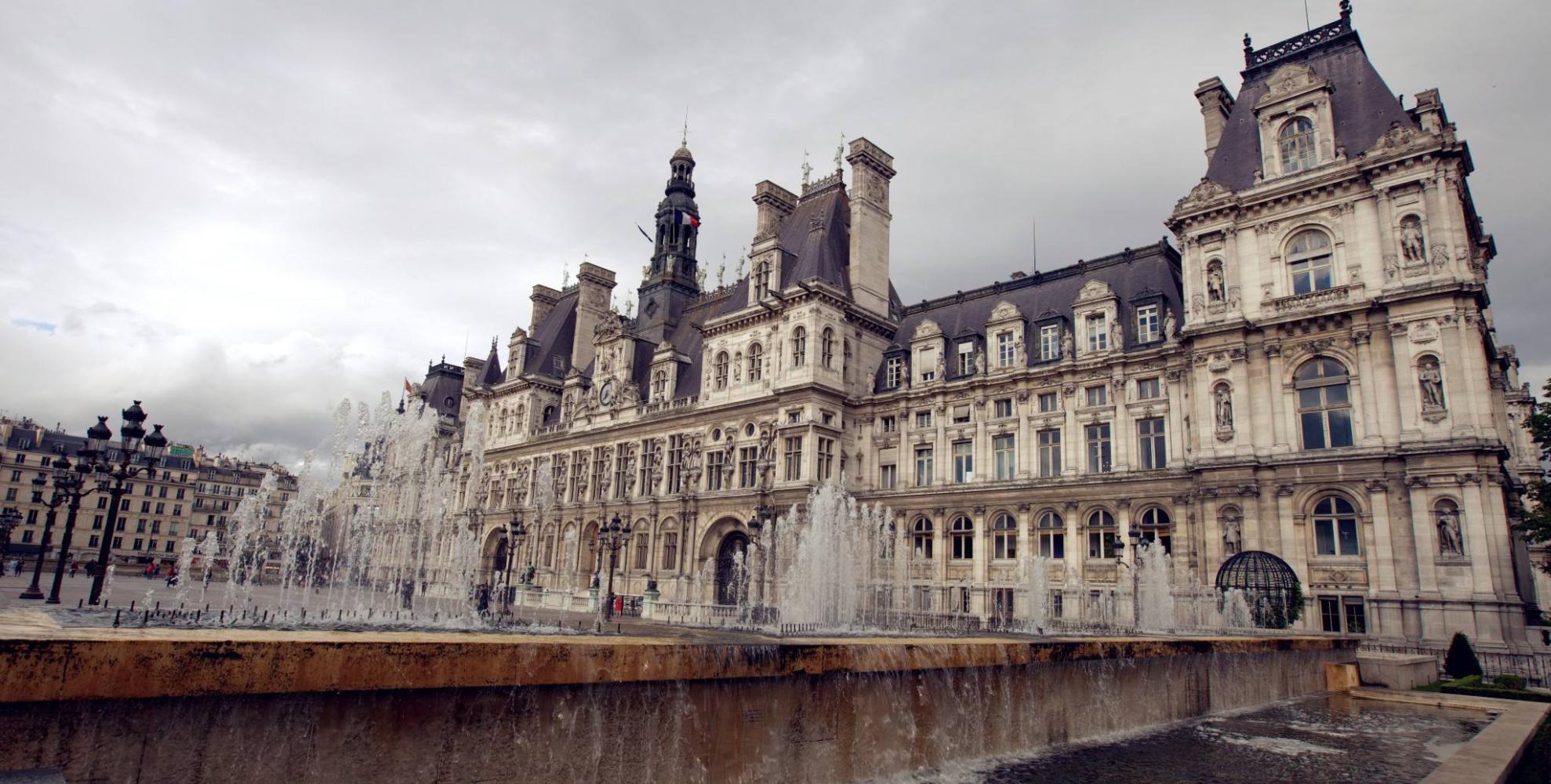 经济实力还行的也会选择东南亚旅游一圈,例如,泰国普吉岛,苏梅岛,越南