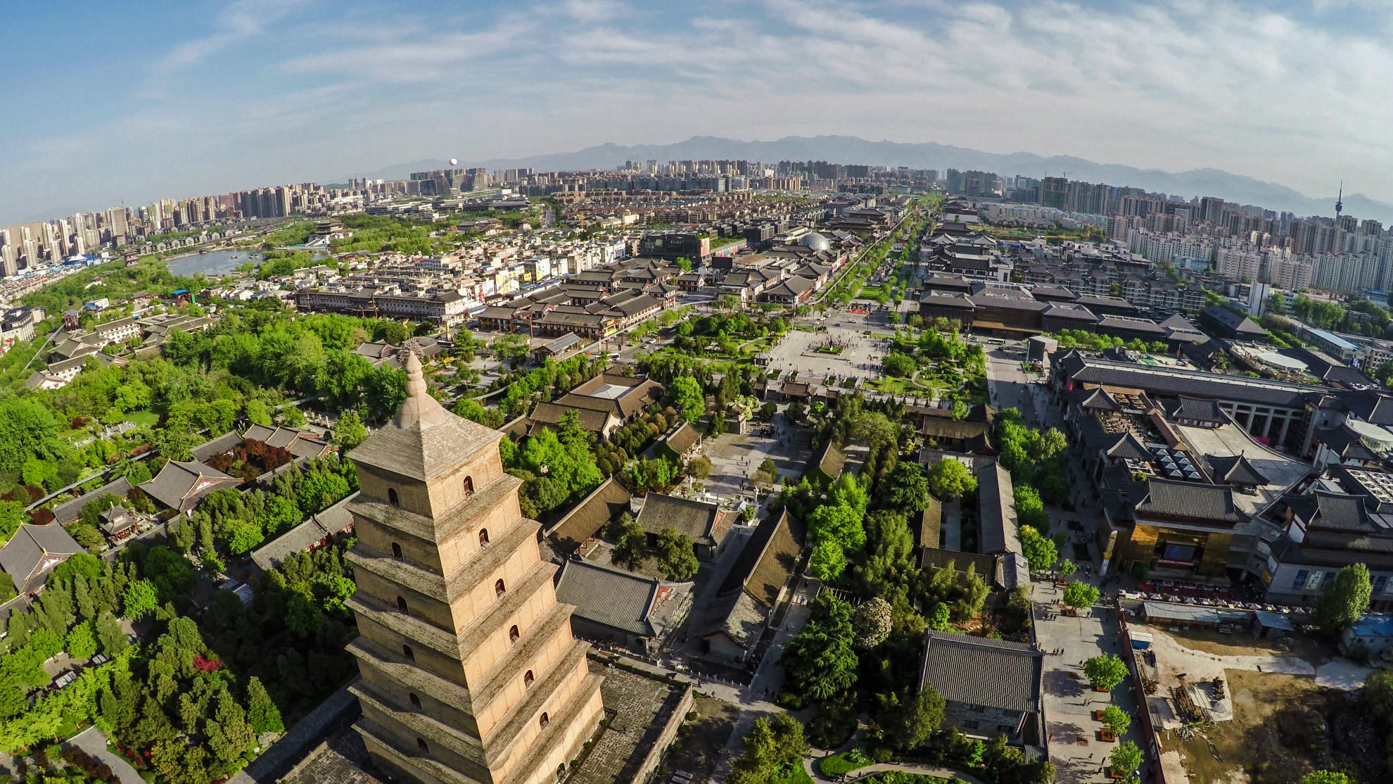 历史都是围绕着陕西跟河南一带展开,因为这里有两大古都,西安和洛阳