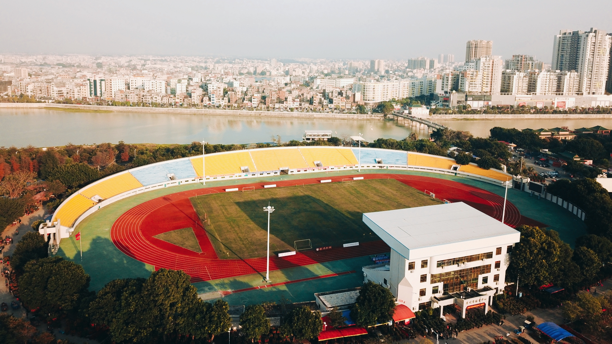 过年前航拍吴川江心岛最美的摩天轮,祝大家狗年大吉,步步高升