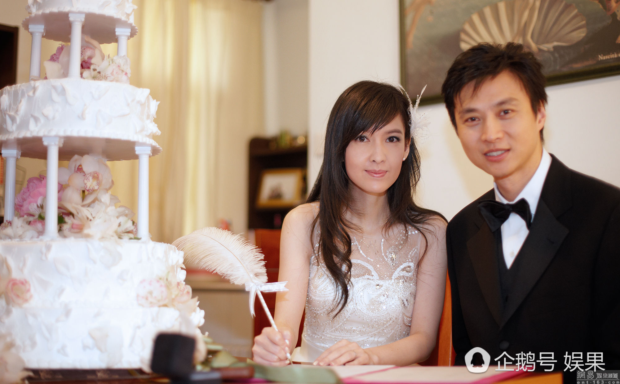 倪震,周慧敏,好友麦玲玲传授化解离婚劫的方法,就是分床睡.