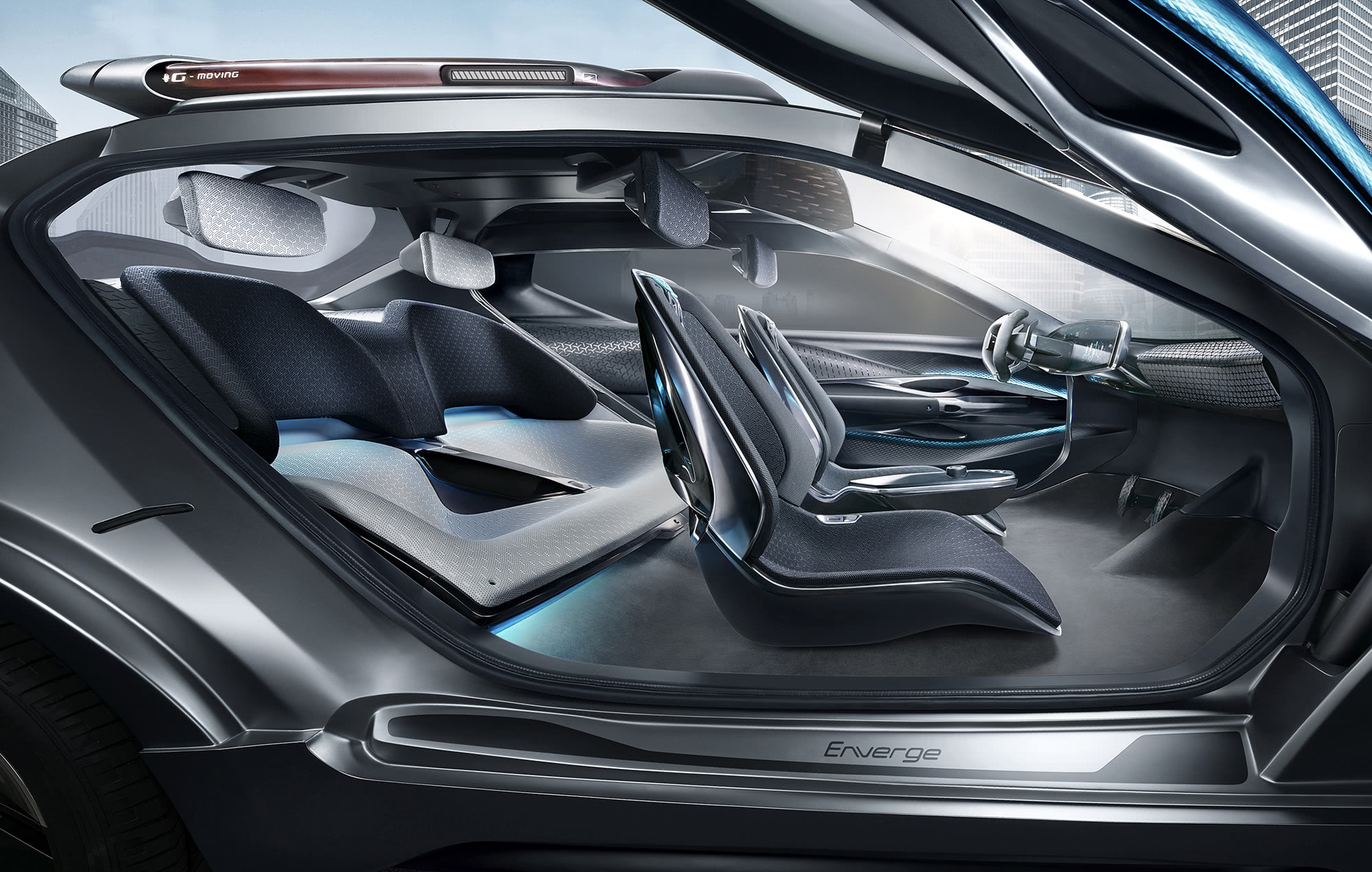 科幻蝴蝶门,飞船座舱内饰,支持无线充电,专攻美国市场的国产车