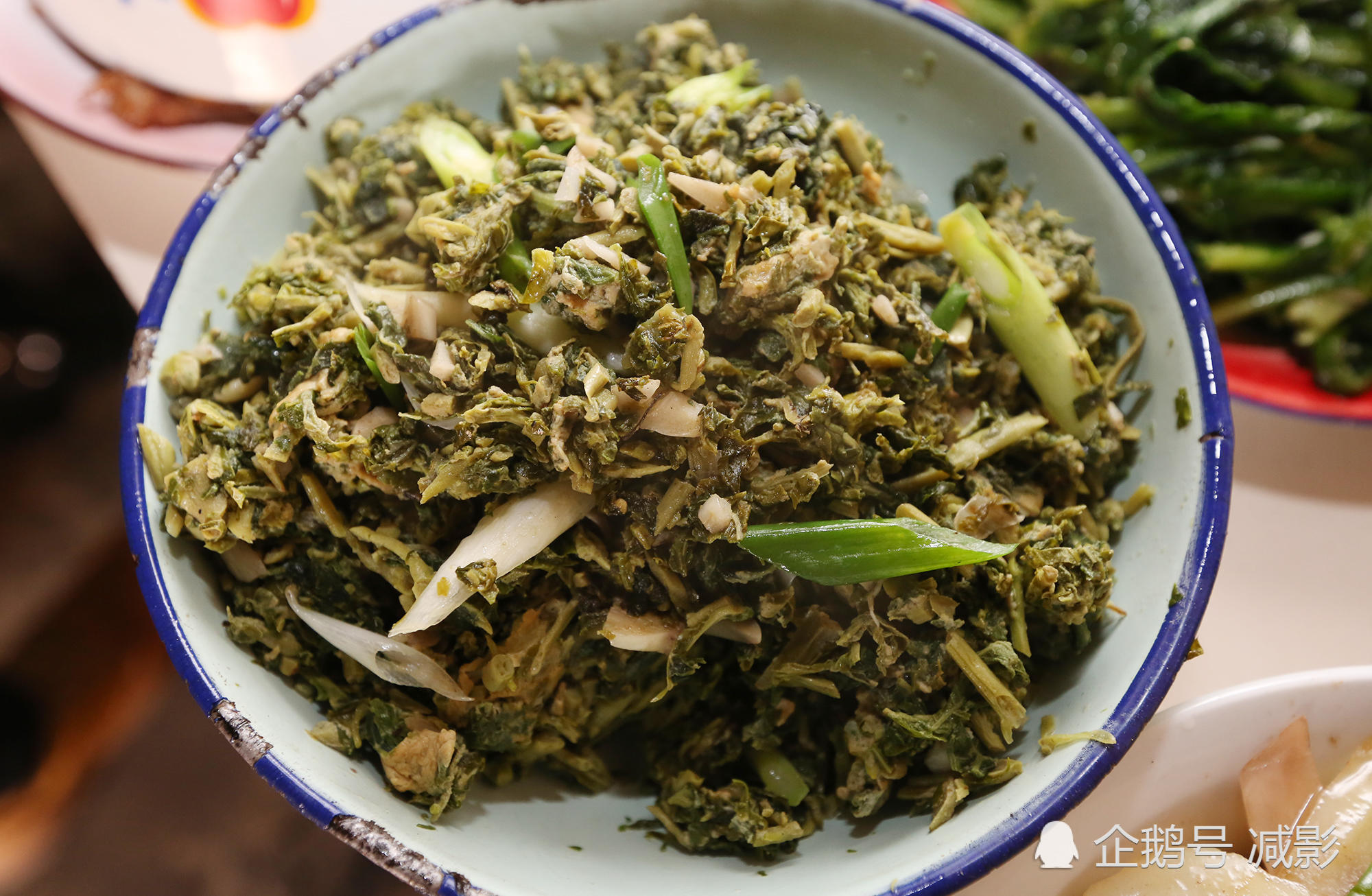 农村春节吃的都是原生态美食 一桌菜成本几十元