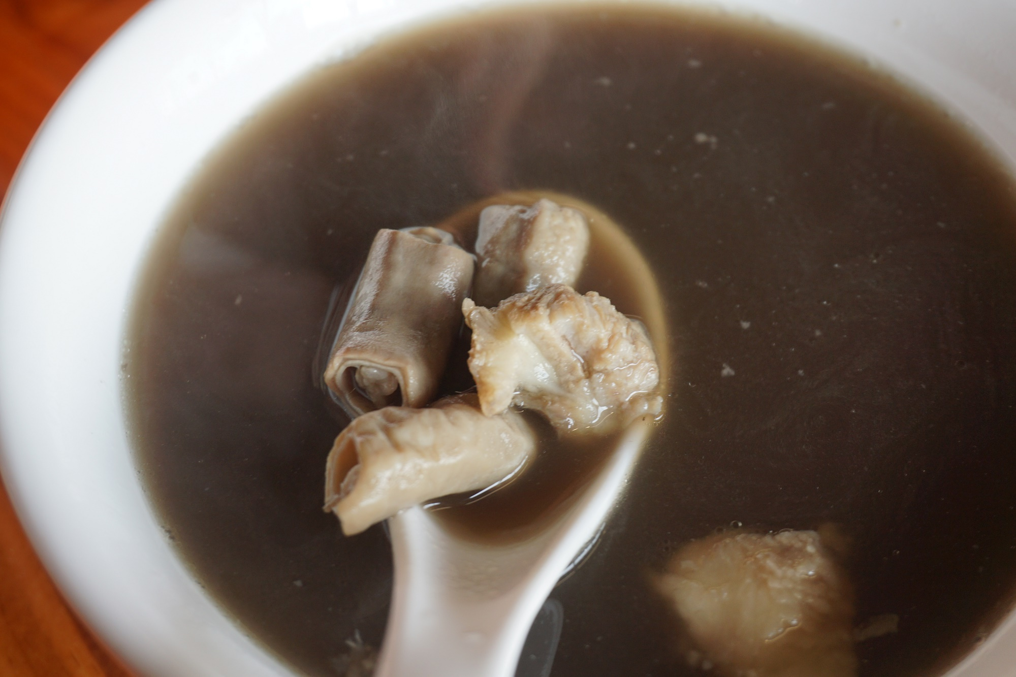 王桂峰过饥草小肠汤,看到名字就知道是营养汤,翻查了资料,旧时,勤劳的