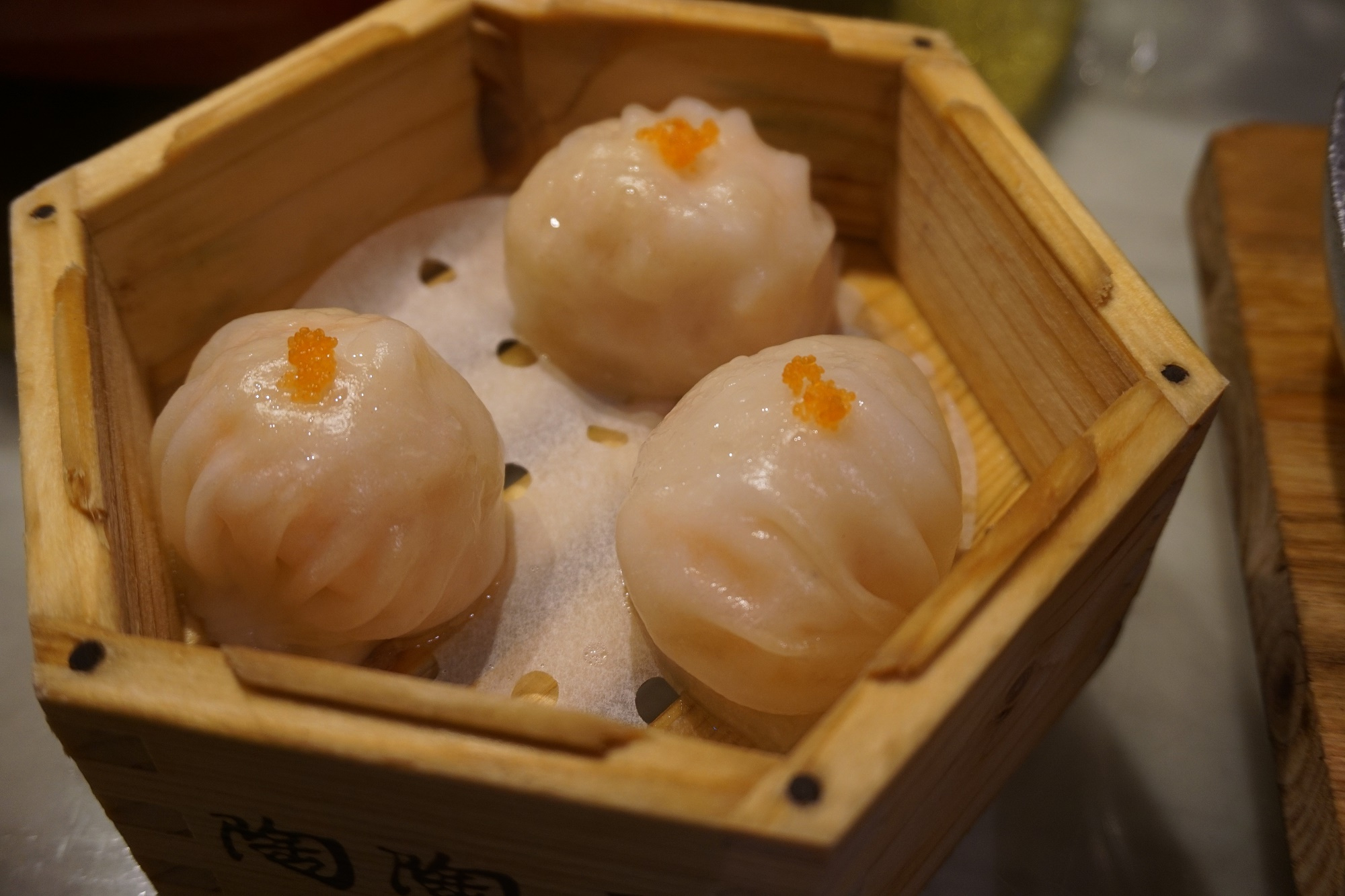 精致茶点与经典粤菜,尽在老字号茶楼陶陶居