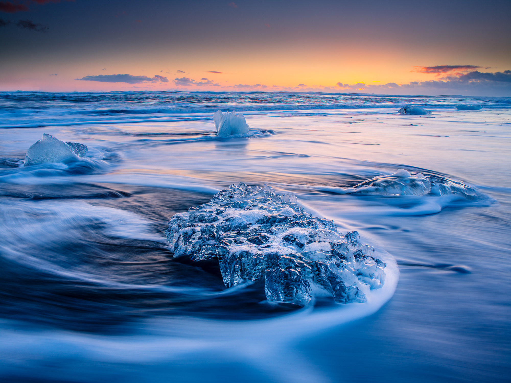 使用反向渐变滤镜,拍出不一样的冰河湖.针对海边日出的大光比