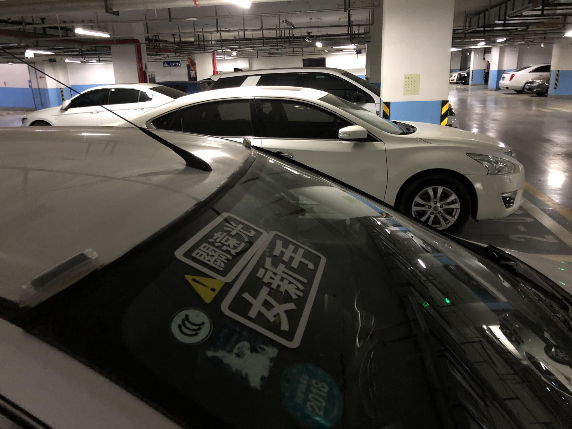 女司机停车难入位,贴霸气提示遭鄙视