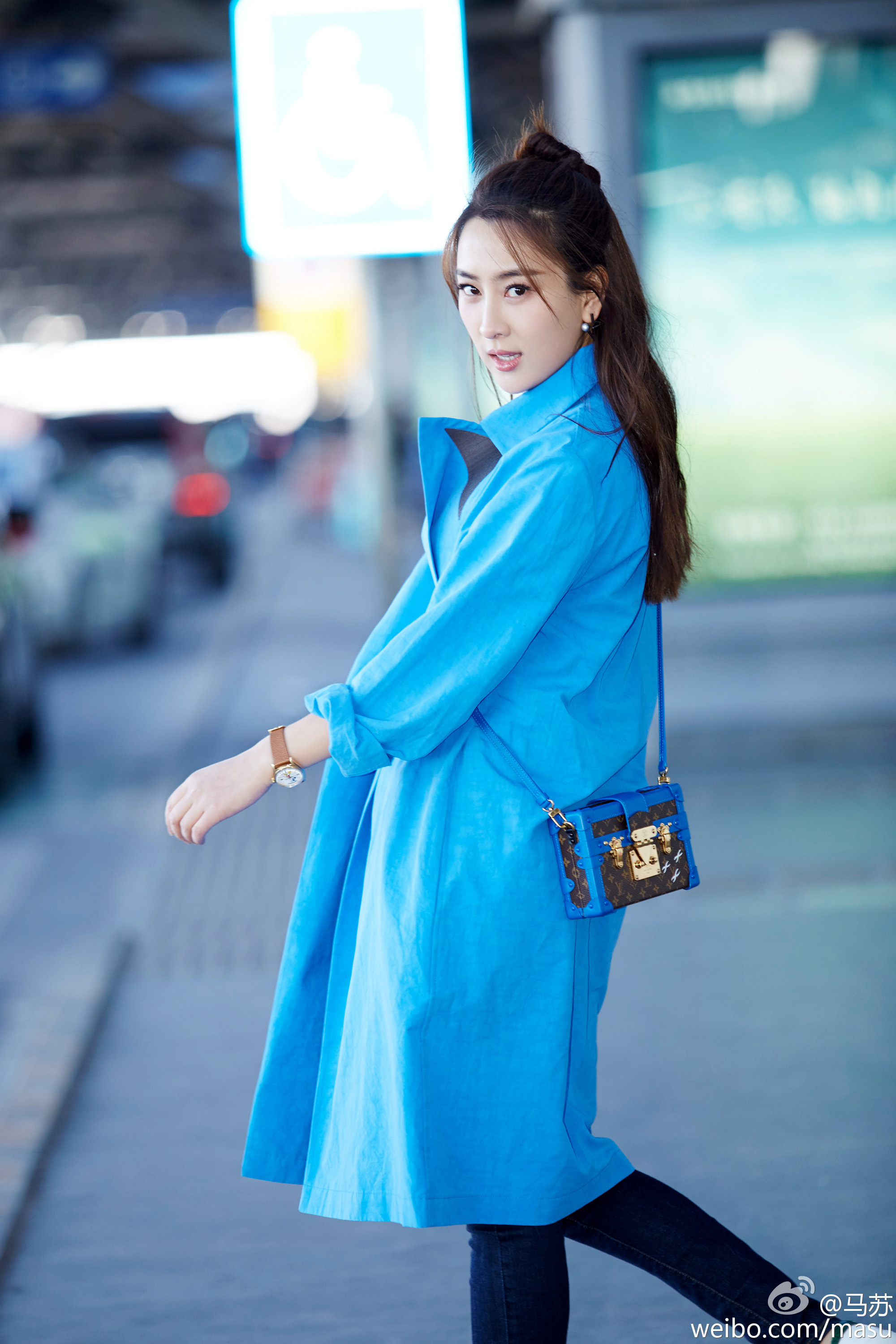 她曾被男友赶家门露宿街头,拼命接戏买房,今上福布斯中国名人榜