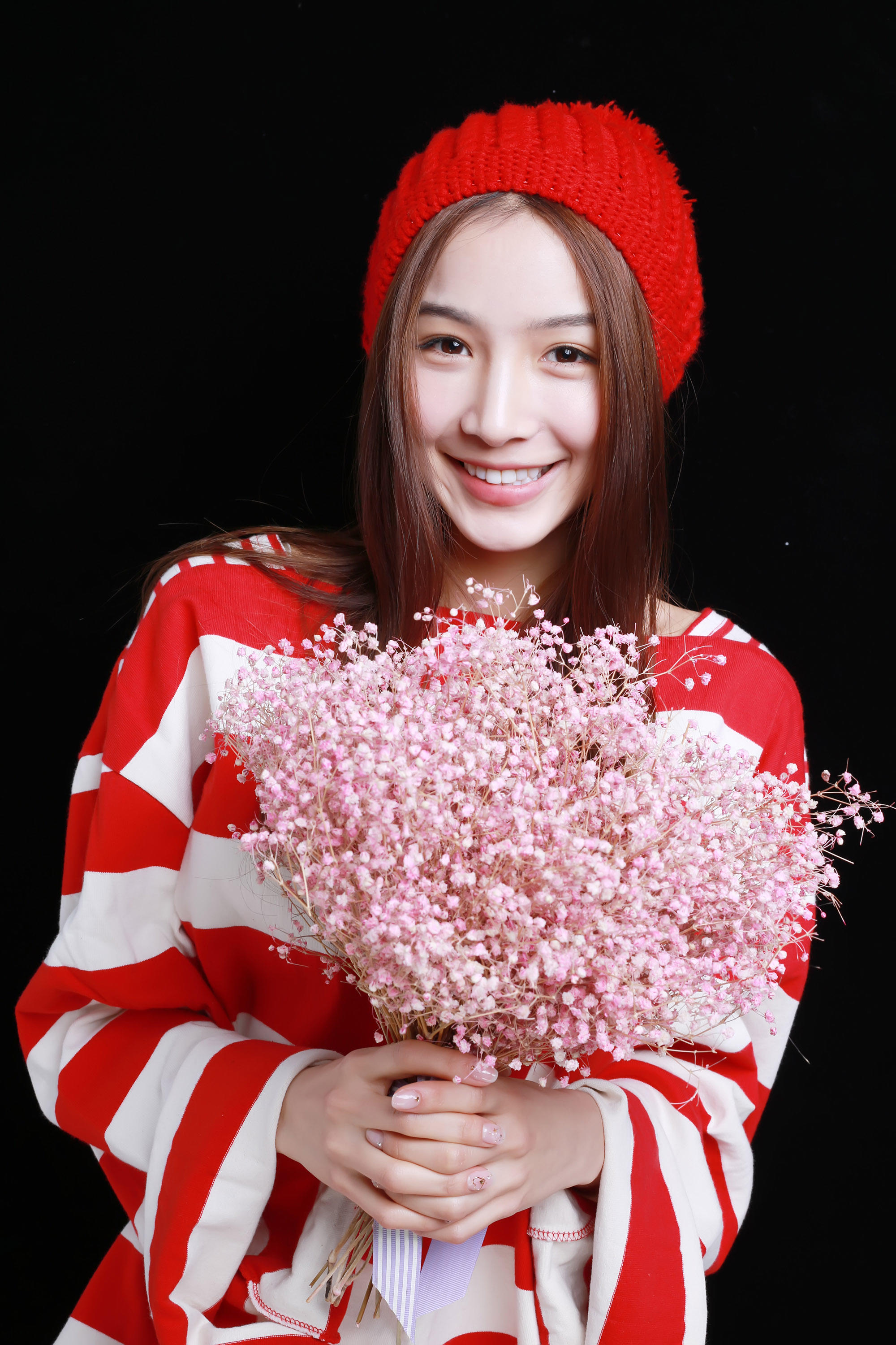 张南圣诞写真曝光 俏皮可爱温暖冬日