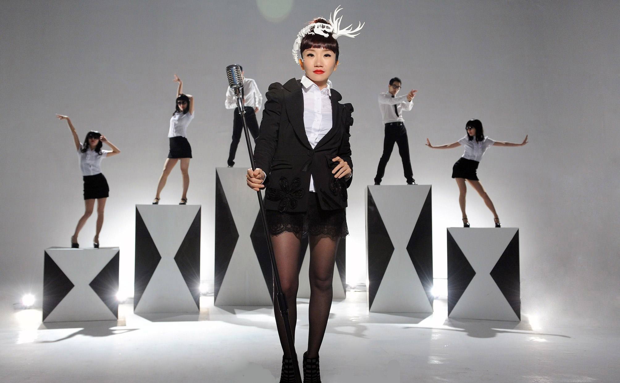 说起陶晶莹,很多人对她不是很熟悉,但是在台湾,她可以称得上是一位