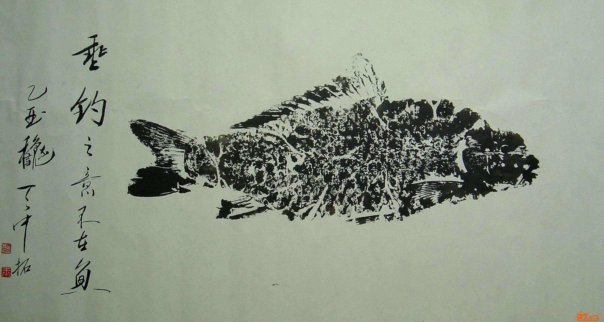 将活鱼拓画,您能欣赏得了这样的艺术吗