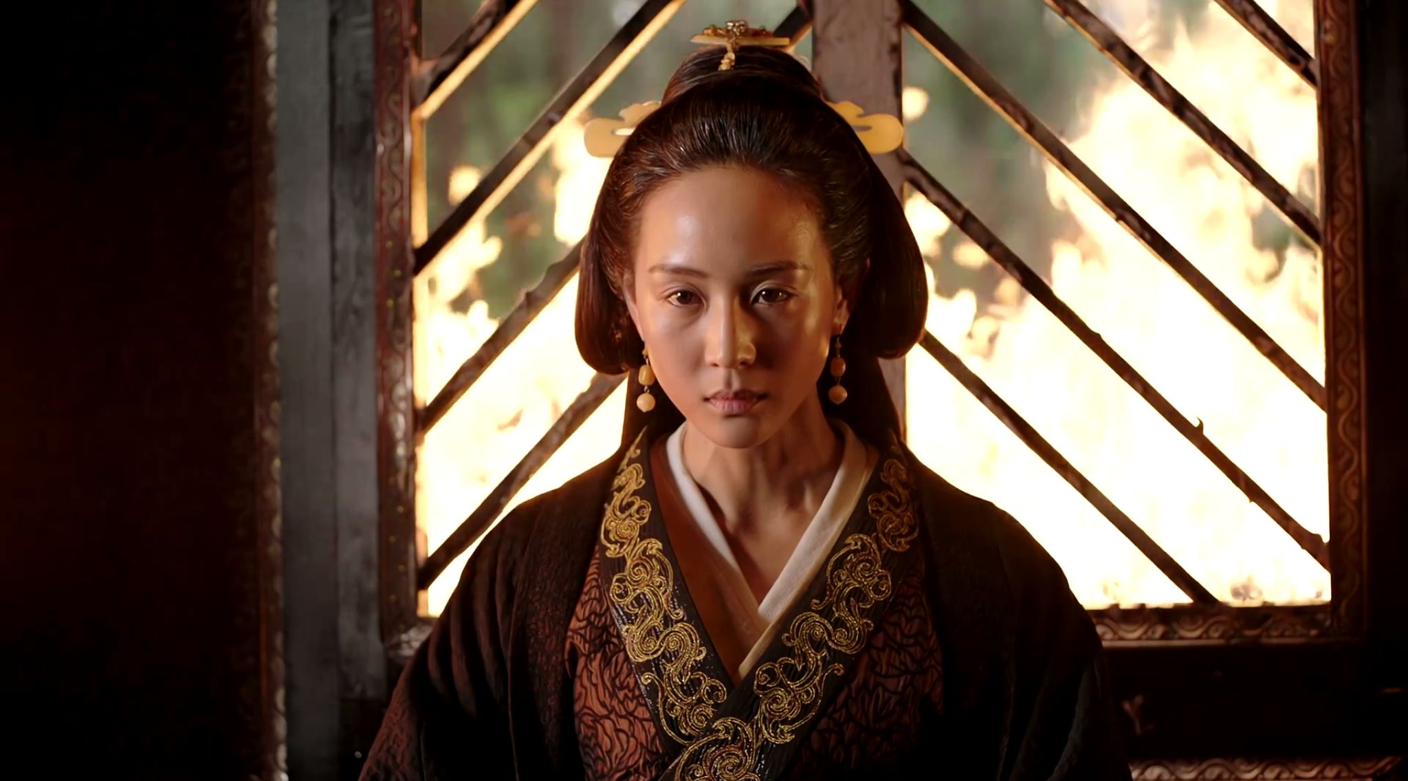 《虎啸龙吟》柏灵筠被活生生烧死,这件事是不是司马懿做的?