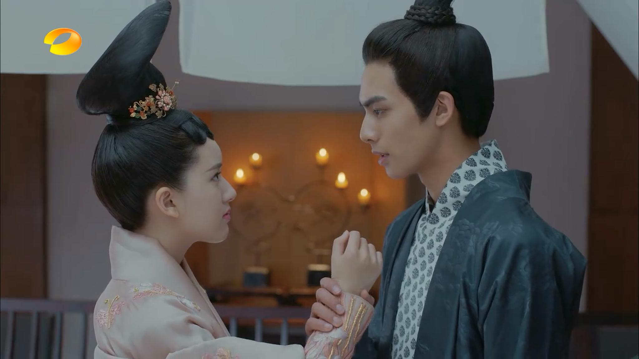 这句话柔中带刀,罪名奴婢更是诚惶诚恐,结果马雪云果然憋着坏,她让这