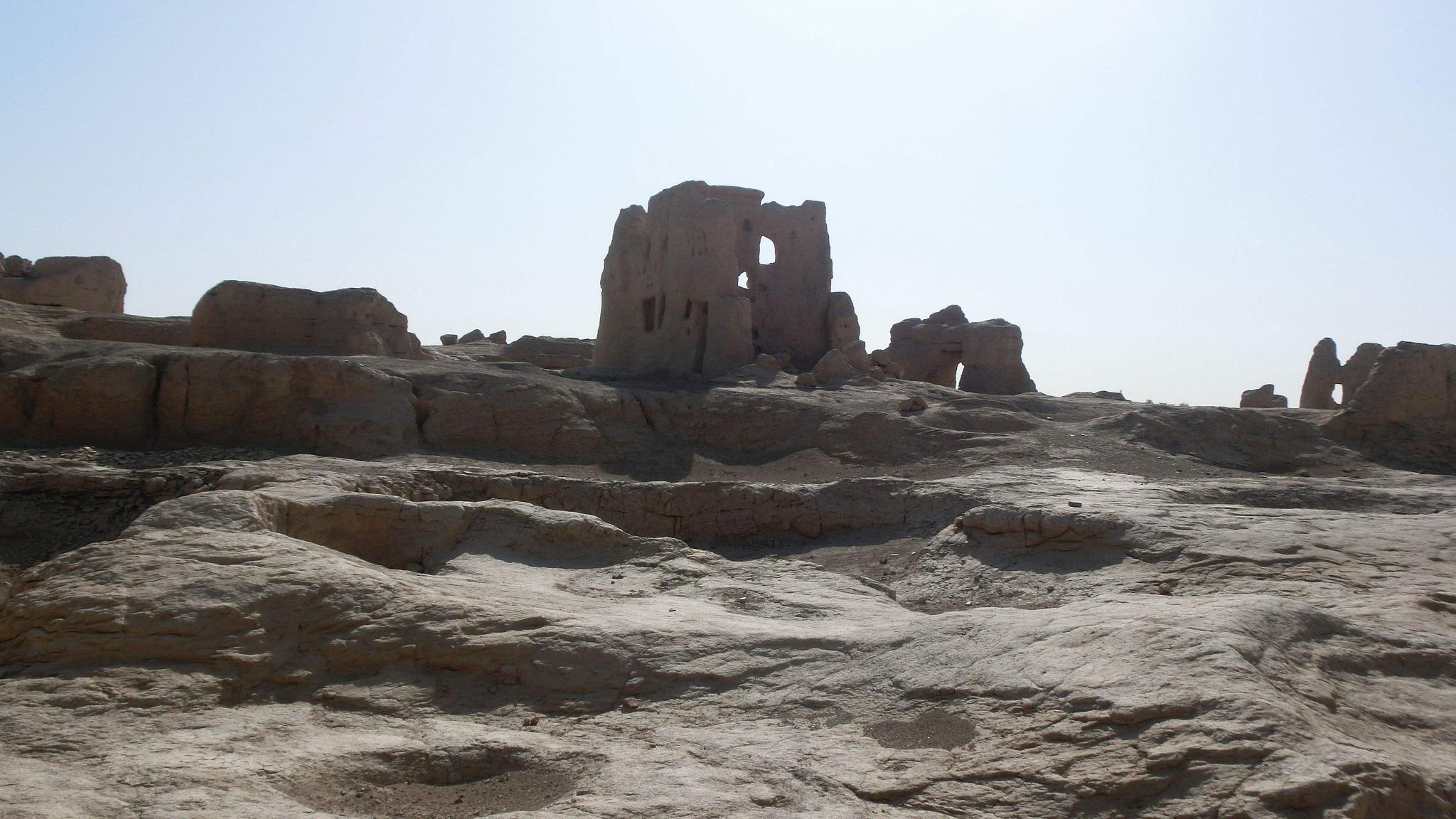 保存得最完好的生土建筑城市,也是我国保存两千多年最完整的都市遗迹