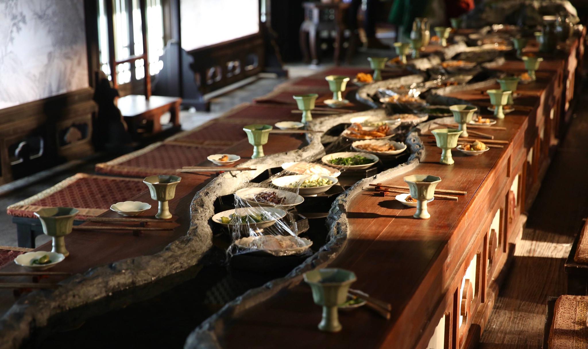 据悉《知否》剧中有大量的家宴场景,所以等《知否》拍完,期待一下脸更