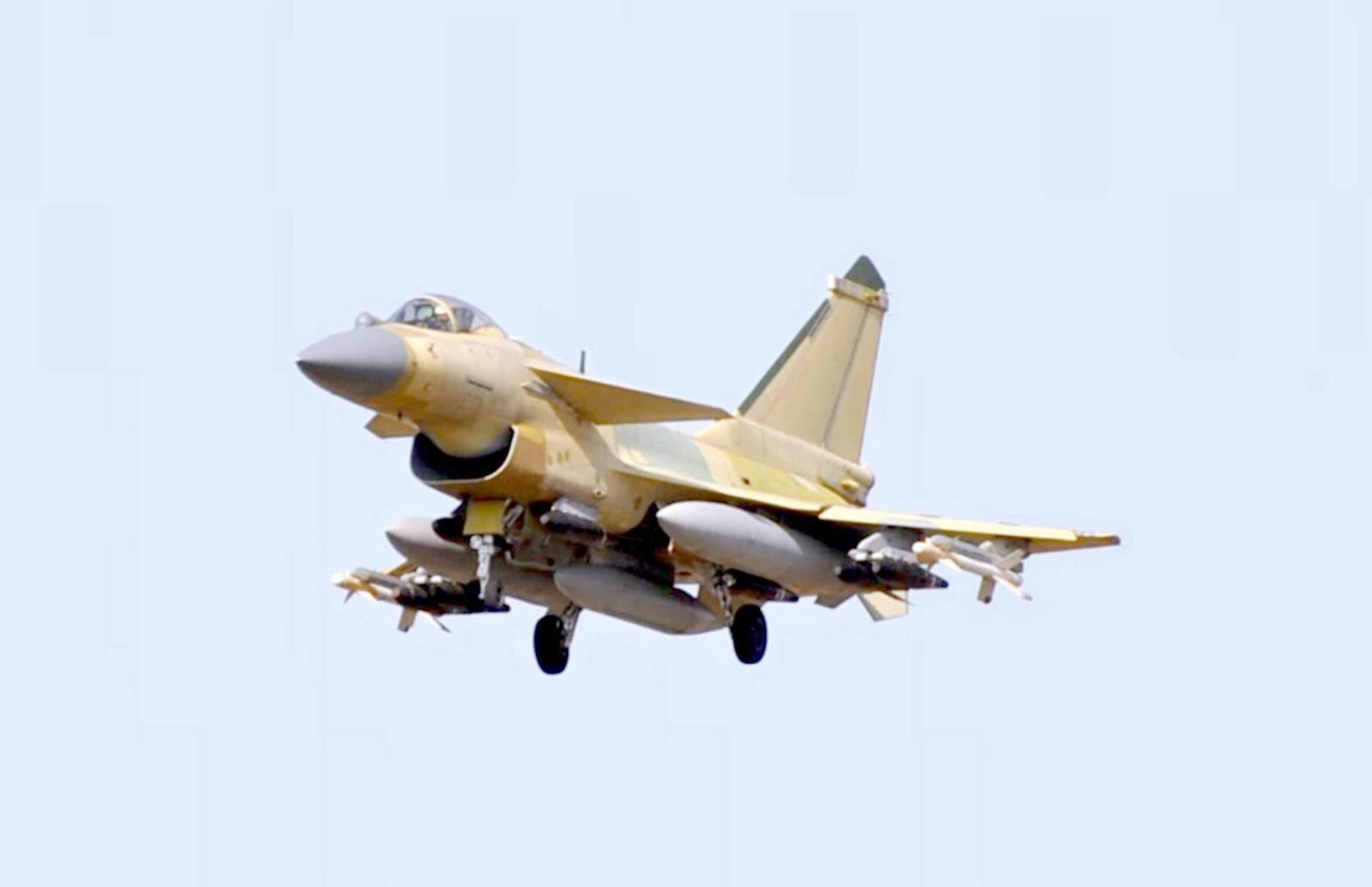 (我军的歼10b型战斗机)