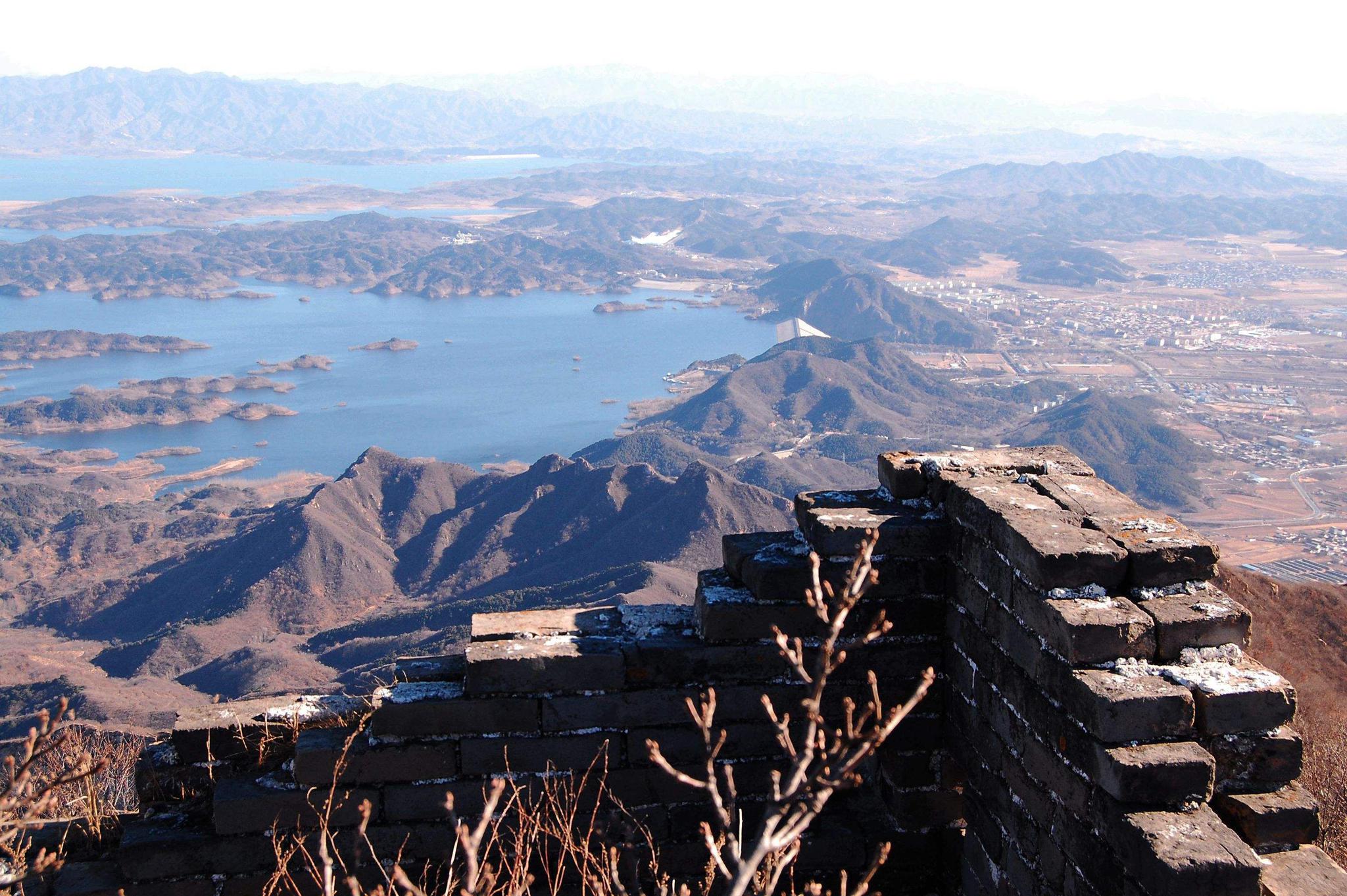 五座楼森林公园,素以山岳高峻,森林茂密,潭深瀑险而著称