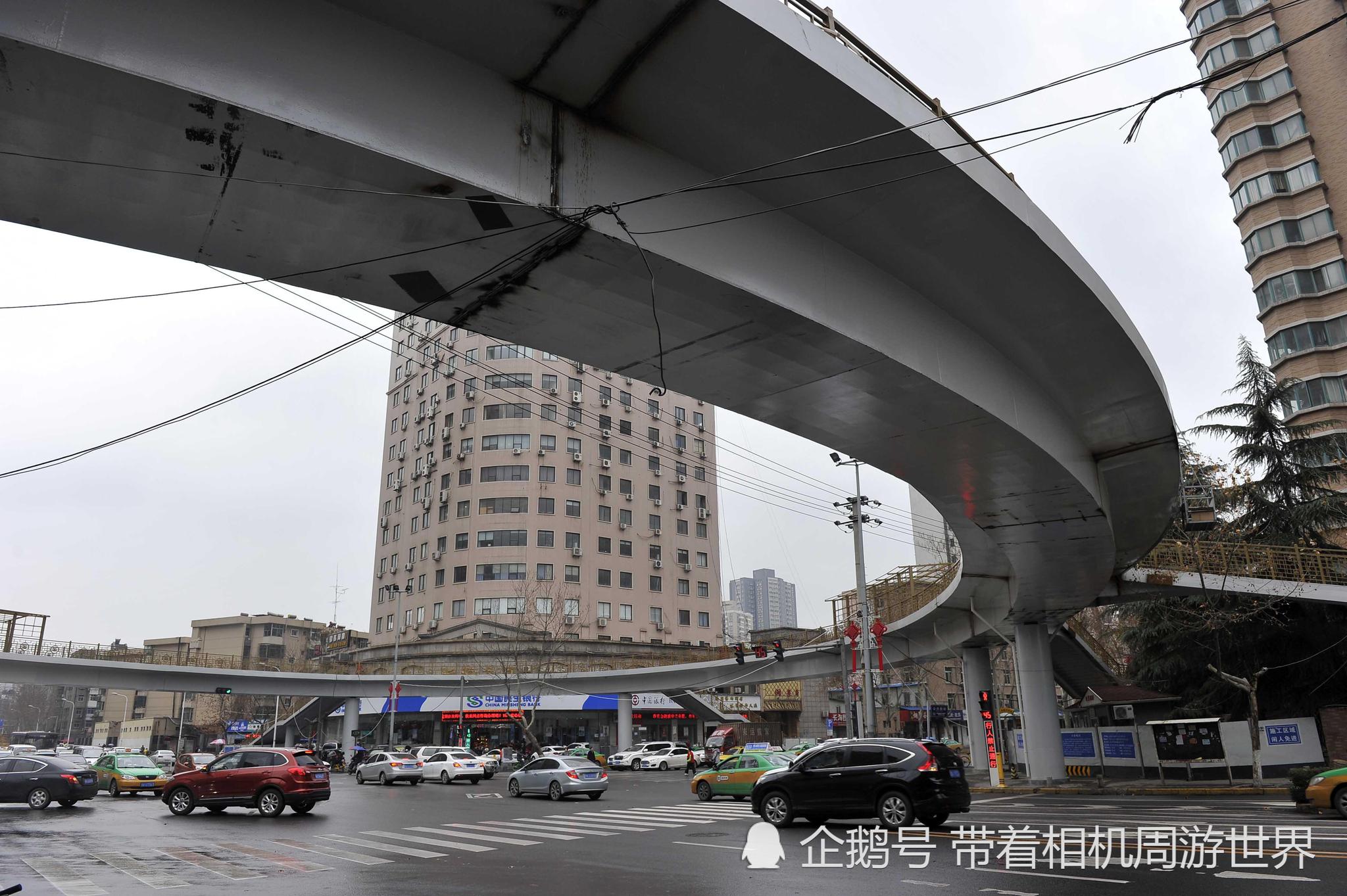 西安第二座环形人行天桥本月底将竣工