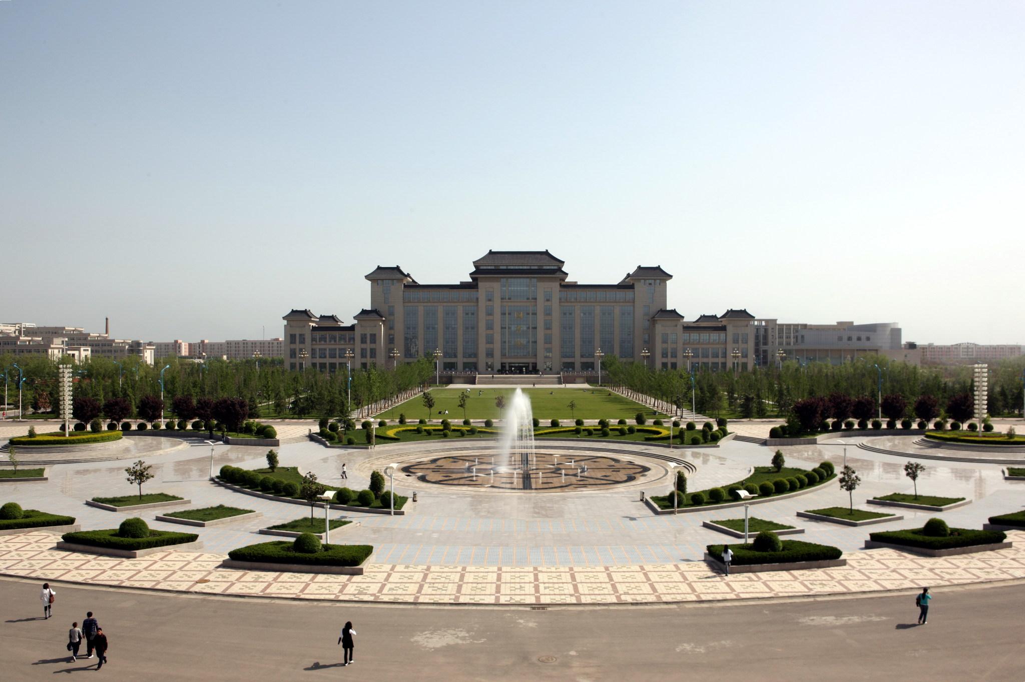 今天我们再详细介绍下免费师范生