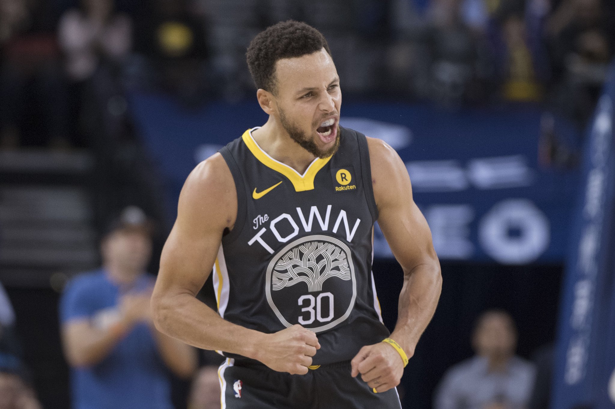 库里比赛时各种耍宝瞬间