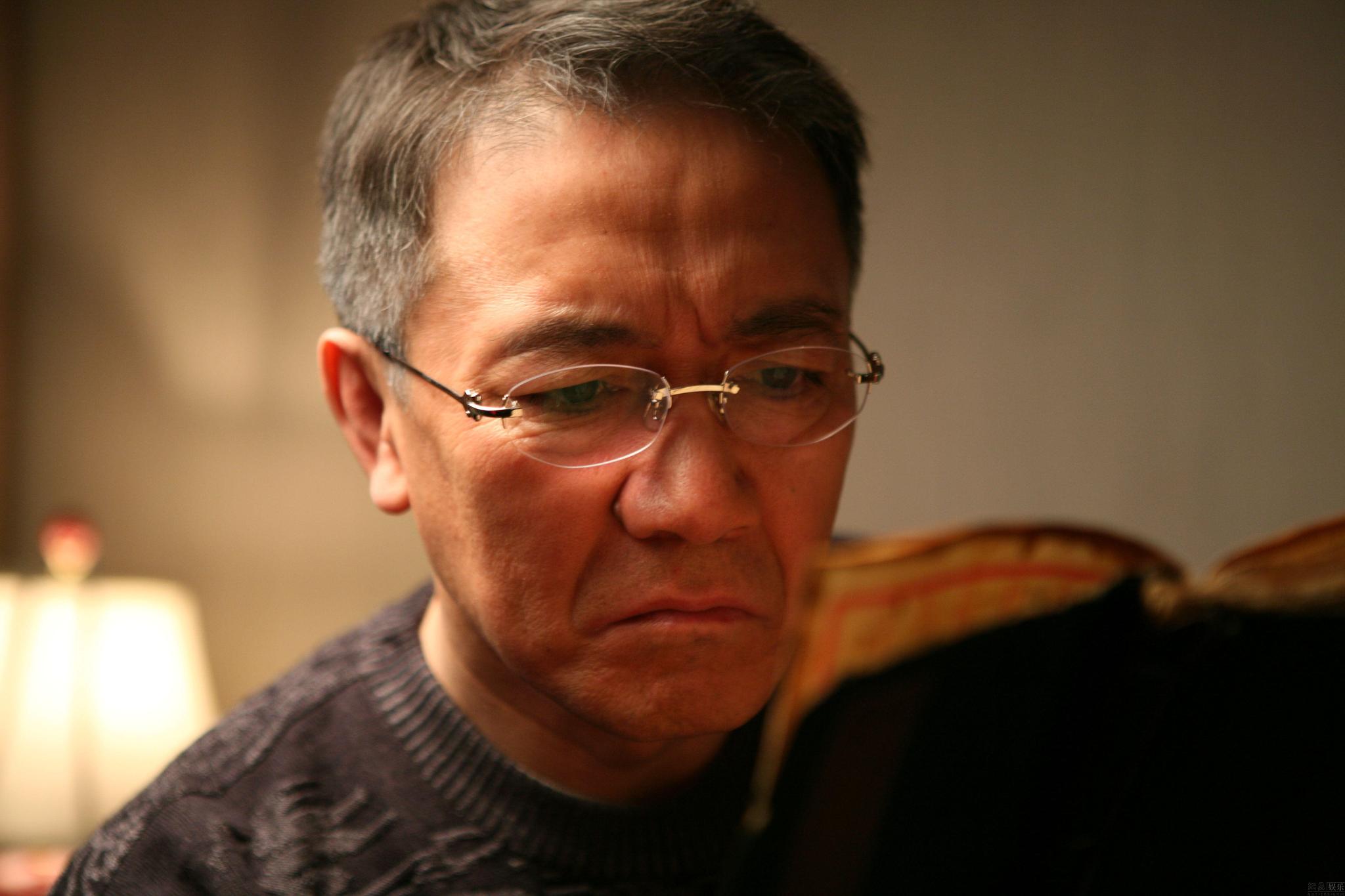 59岁李幼斌近况:抛弃糟糠之妻迎娶小13岁女友!女友曾3段婚史!