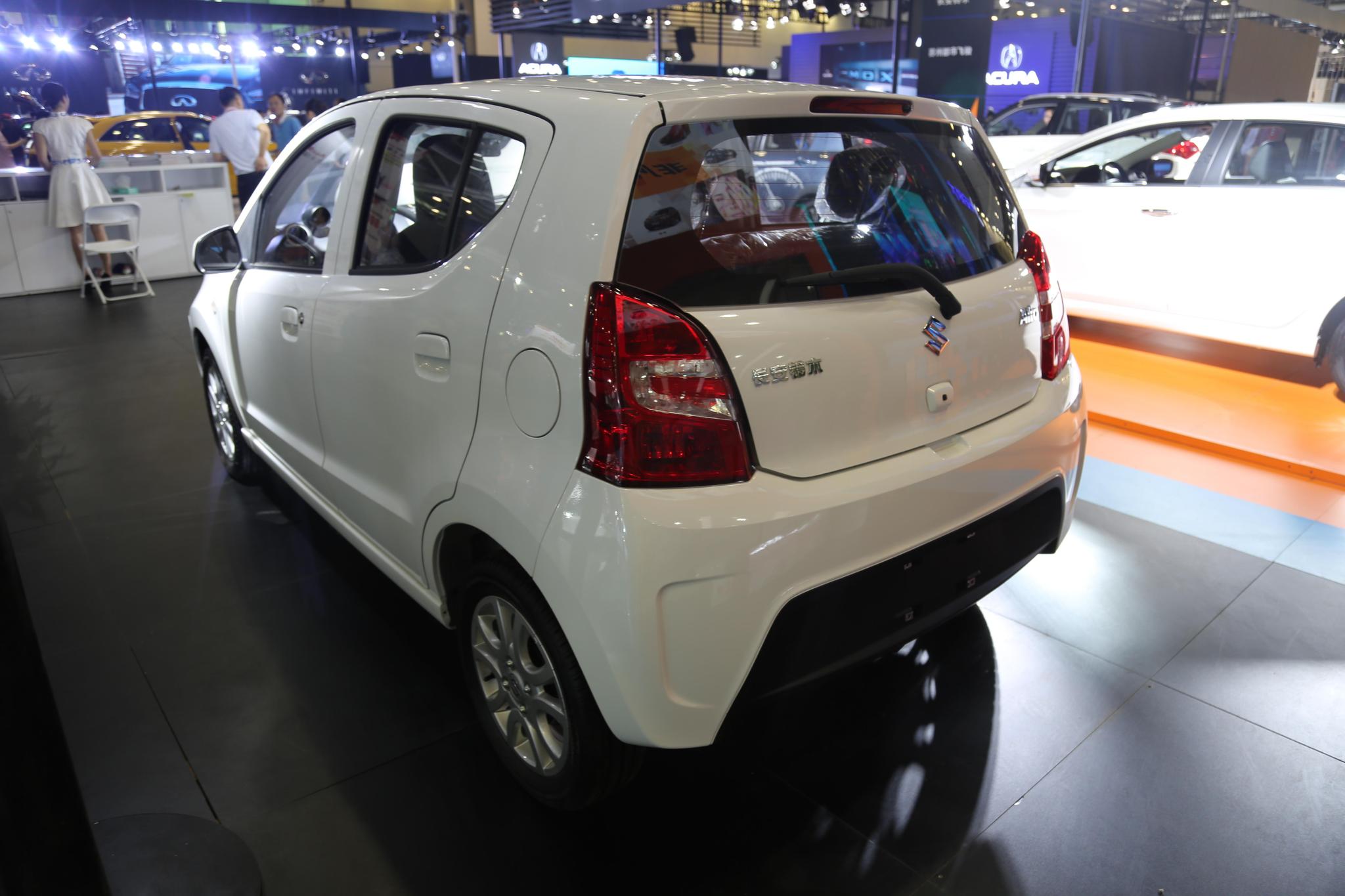 长安铃木新奥拓5万级别世界小车先锋车展实拍