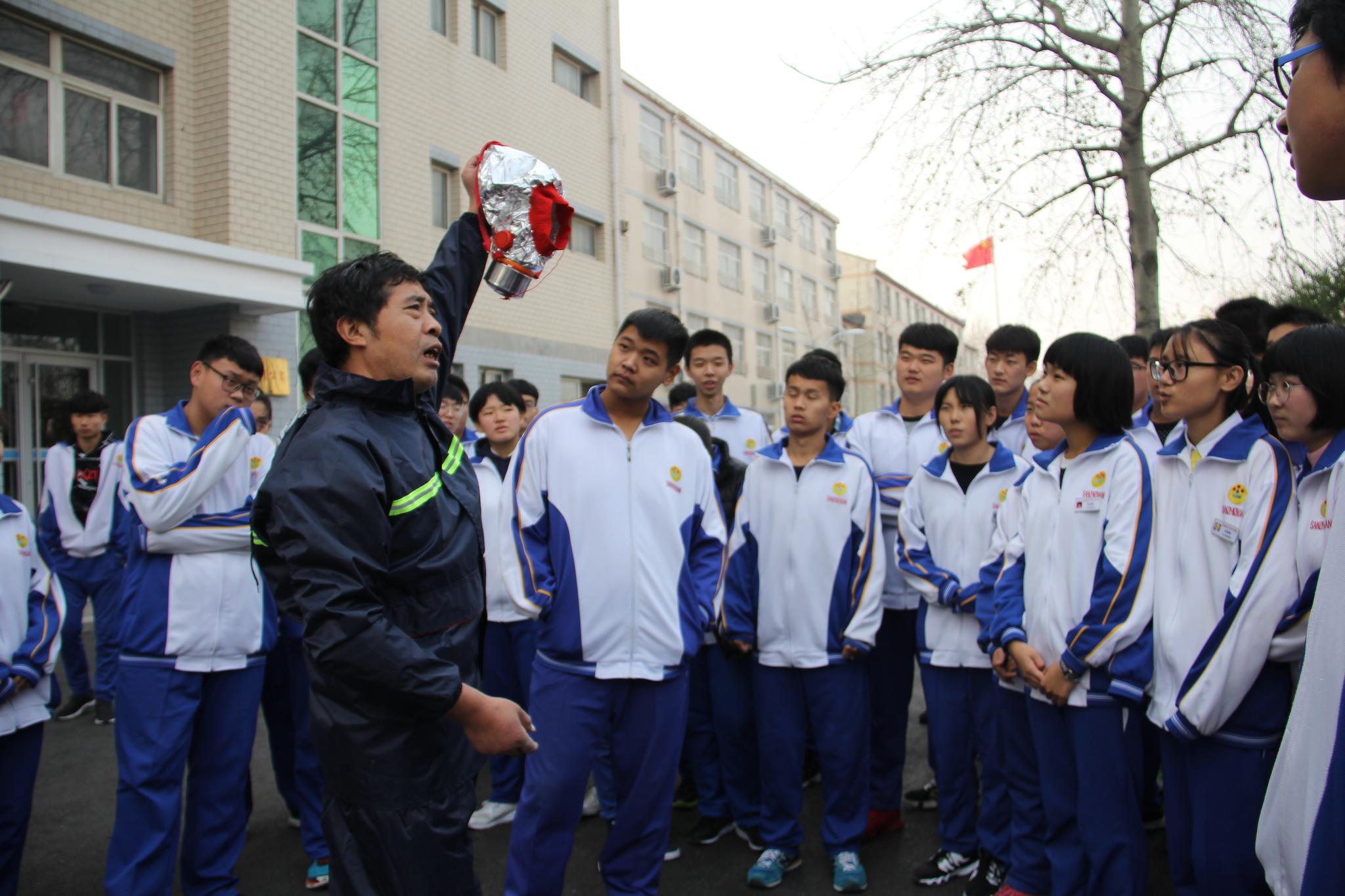 济南三职专举行消防安全实操演练活动