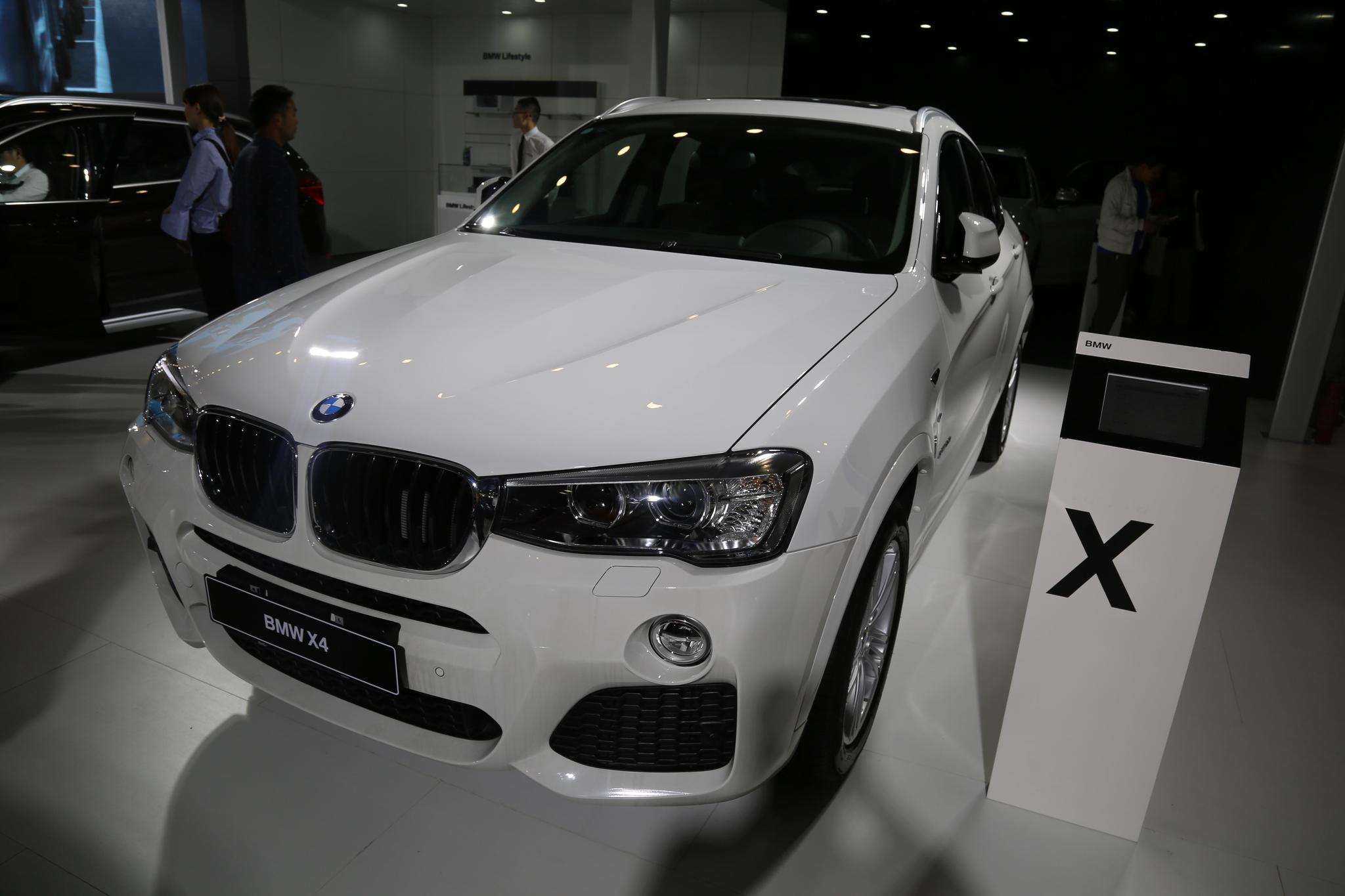 宝马bmw x4,60万级别双门轿跑车,车展实拍!