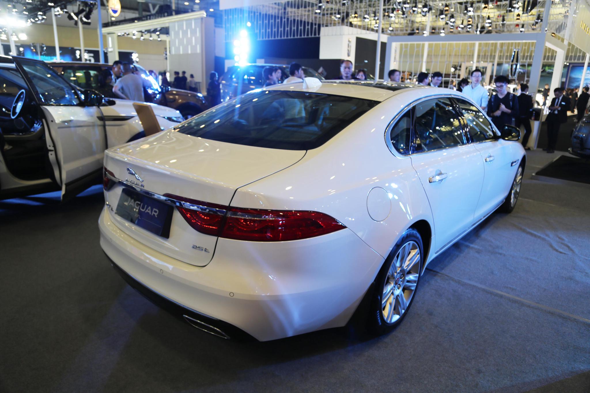 捷豹jaguar xfl,50万级别商务座驾,车展实拍!