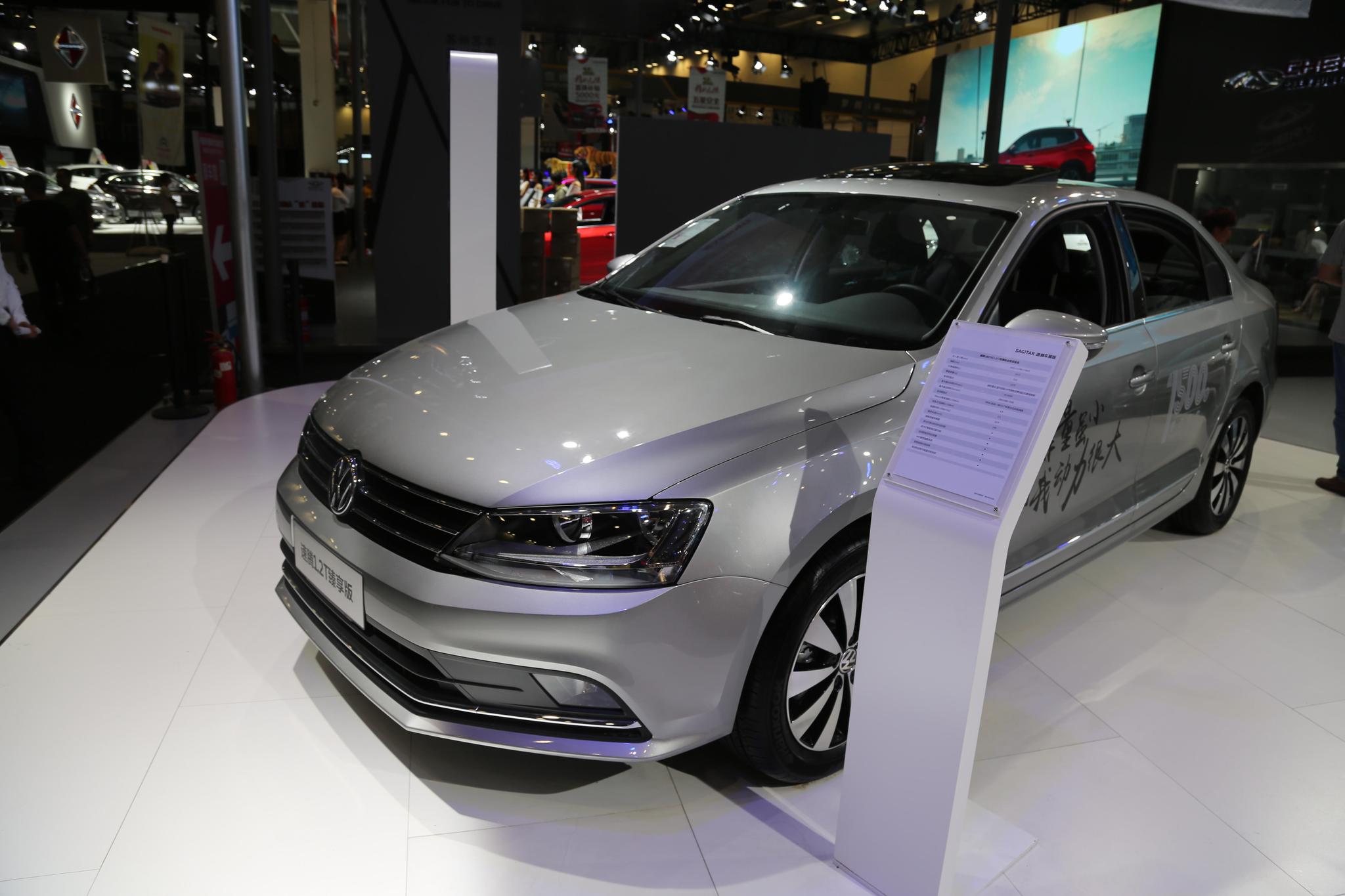 大众速腾1.2t臻享版,15万级别a 级轿车,车展实拍!