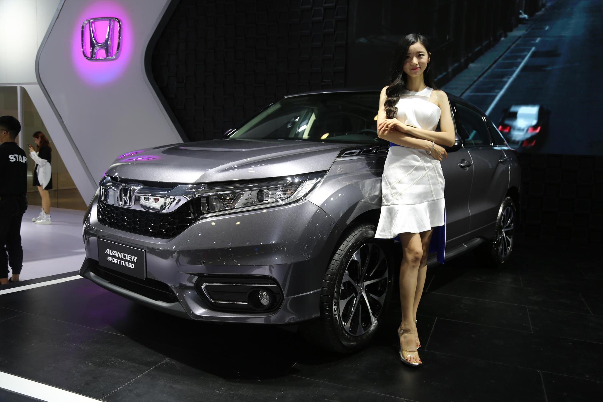 广汽本田冠道车模,车展实拍,漂亮吗?