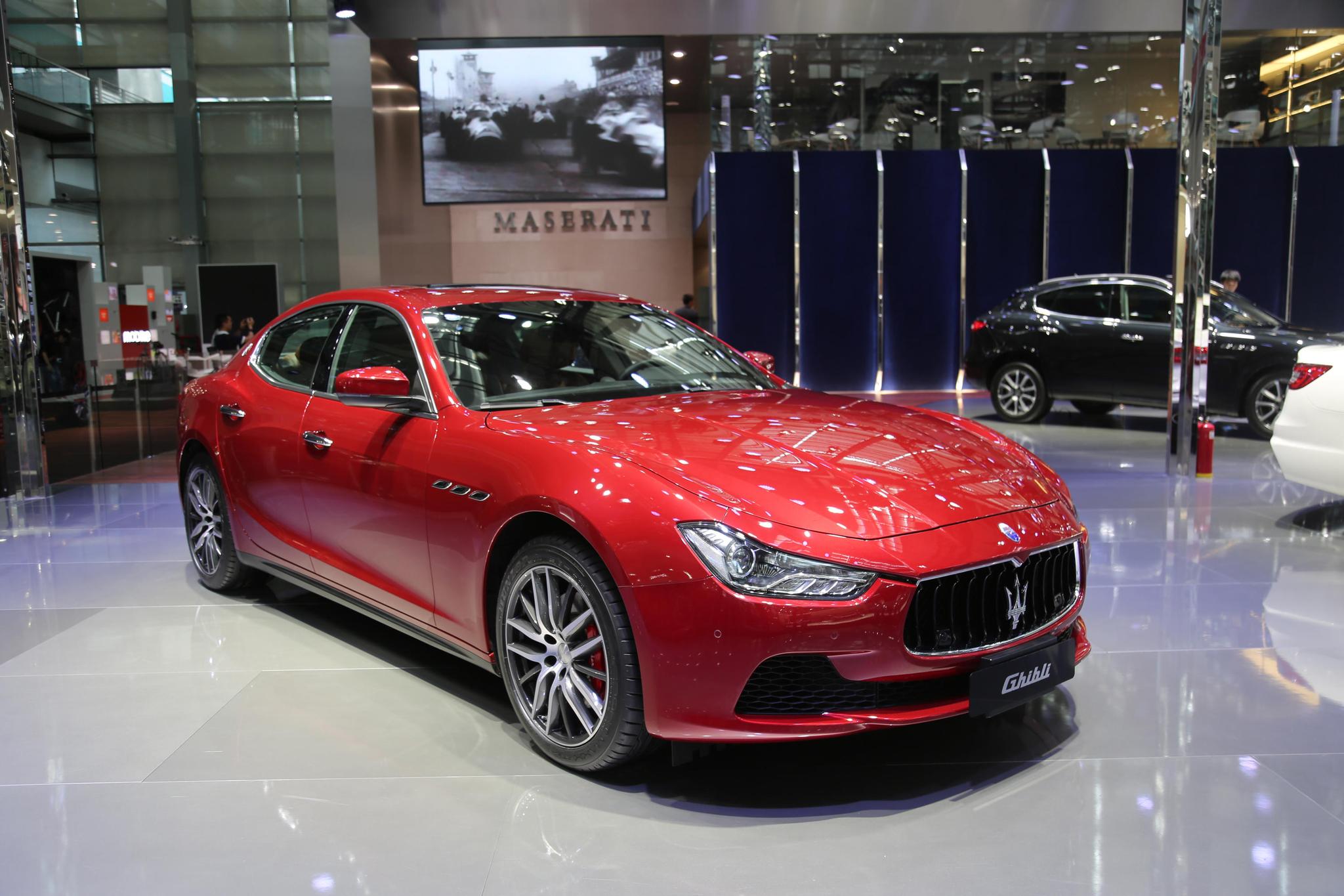 玛莎拉蒂ghibli百万级别豪华旅行轿跑车展实拍