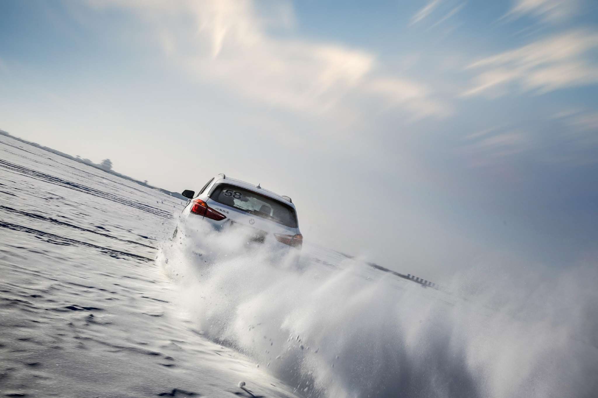 如果圣诞老人会雪中漂移,他还再是独居老人吗?-新浪汽车