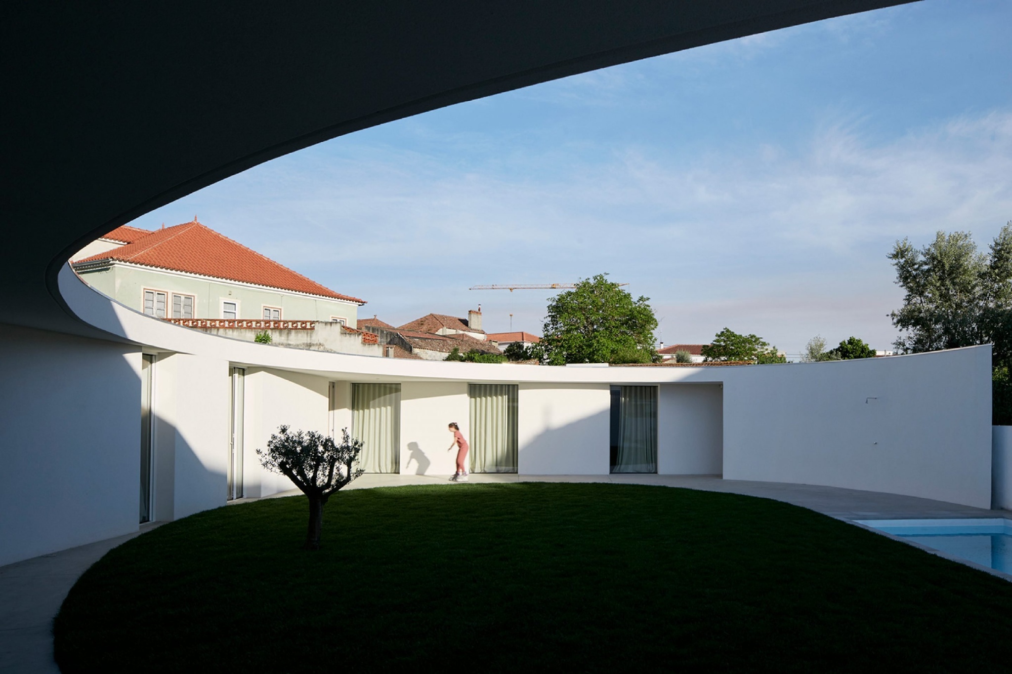 圆形的庭院 ansio house | 葡萄牙建筑师 brun