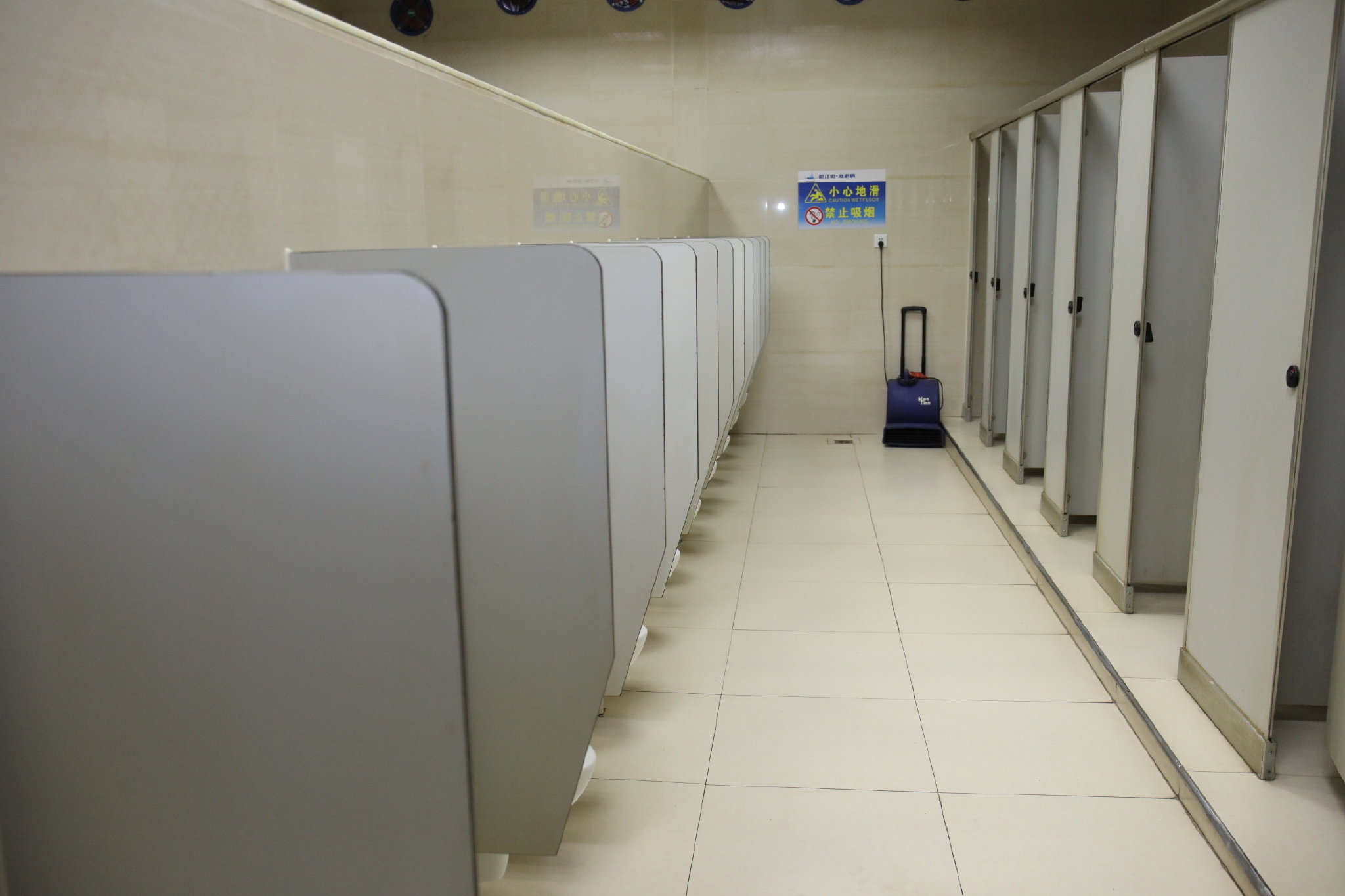 湛江火车站"厕所革命" 擦亮港城文明窗口