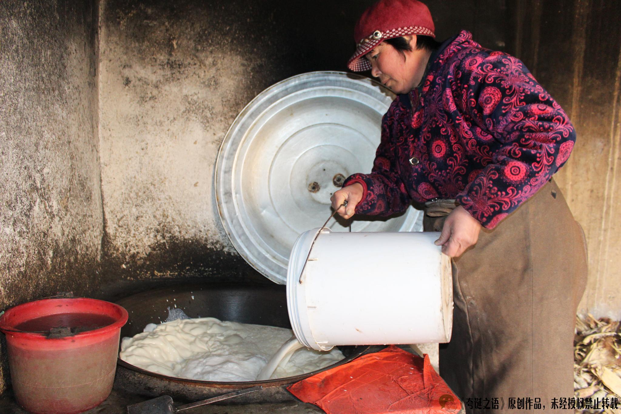 农村6旬老人纯手工制作卤水豆腐的全过程,你见过吗?